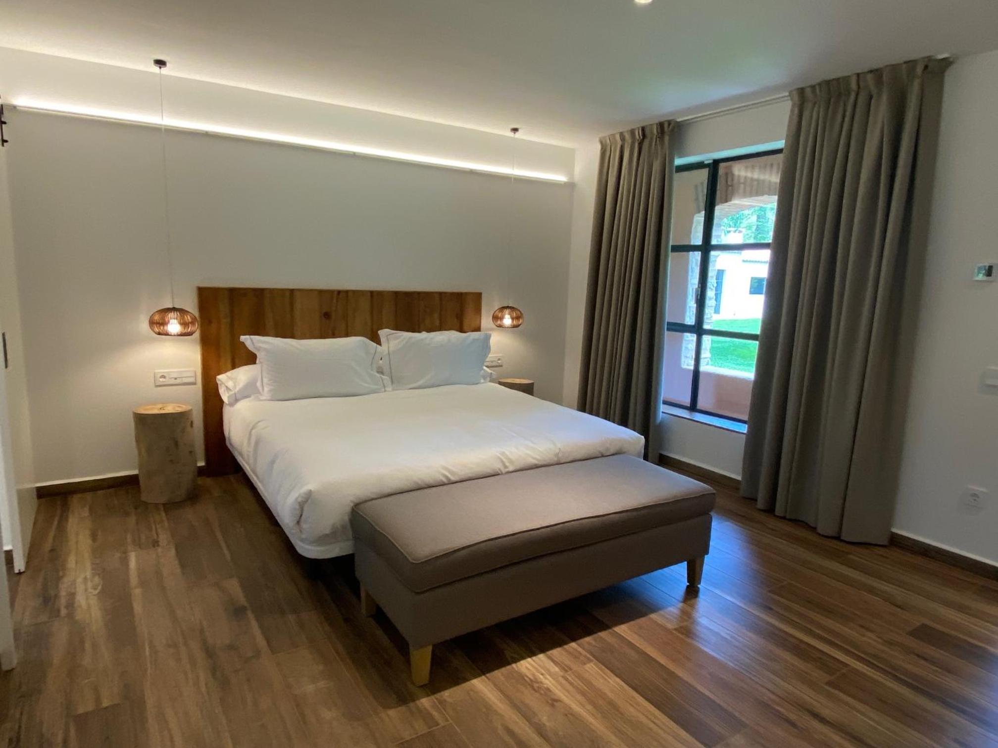Deluxe Room - Photo 1