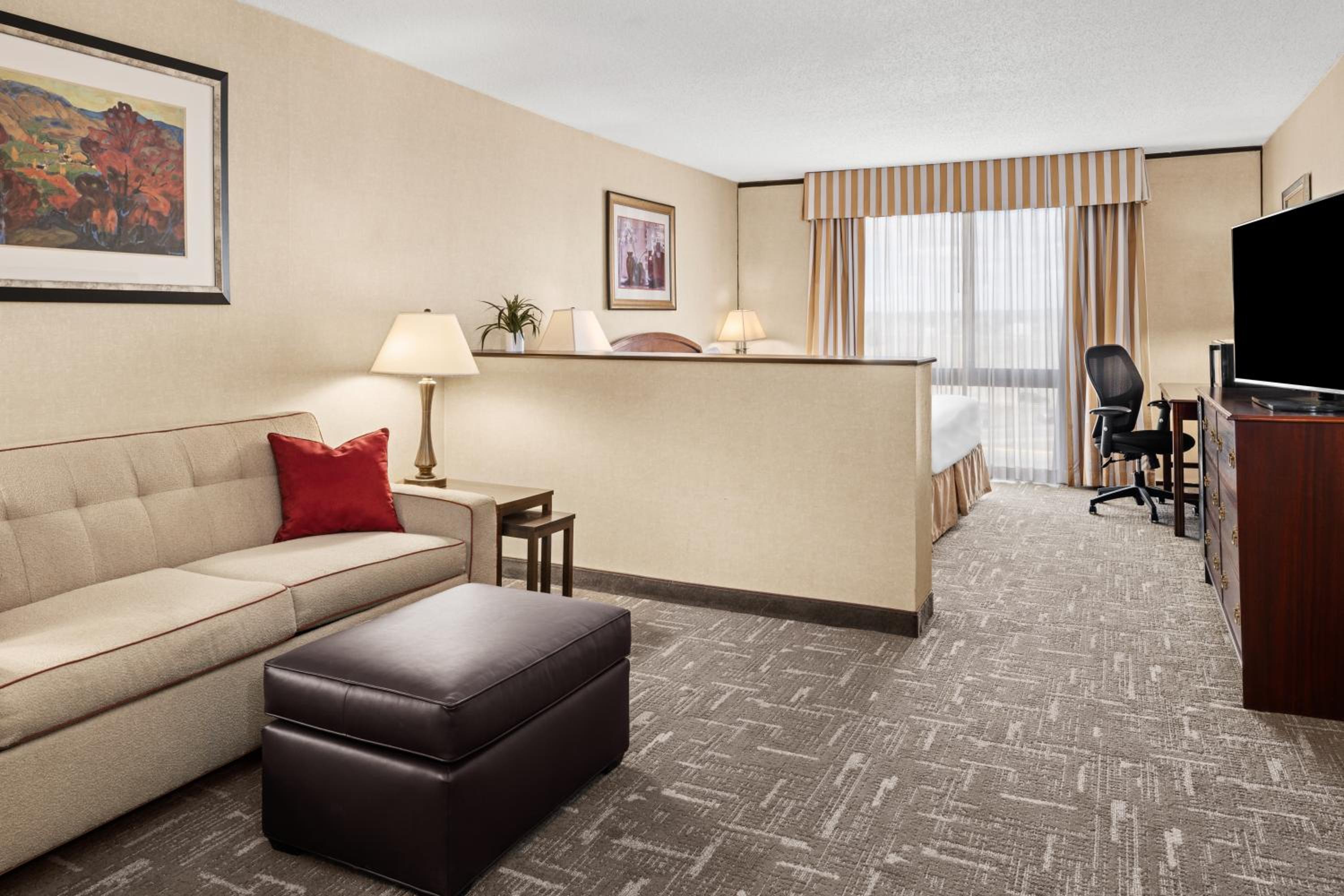 Deluxe King Room photo 3