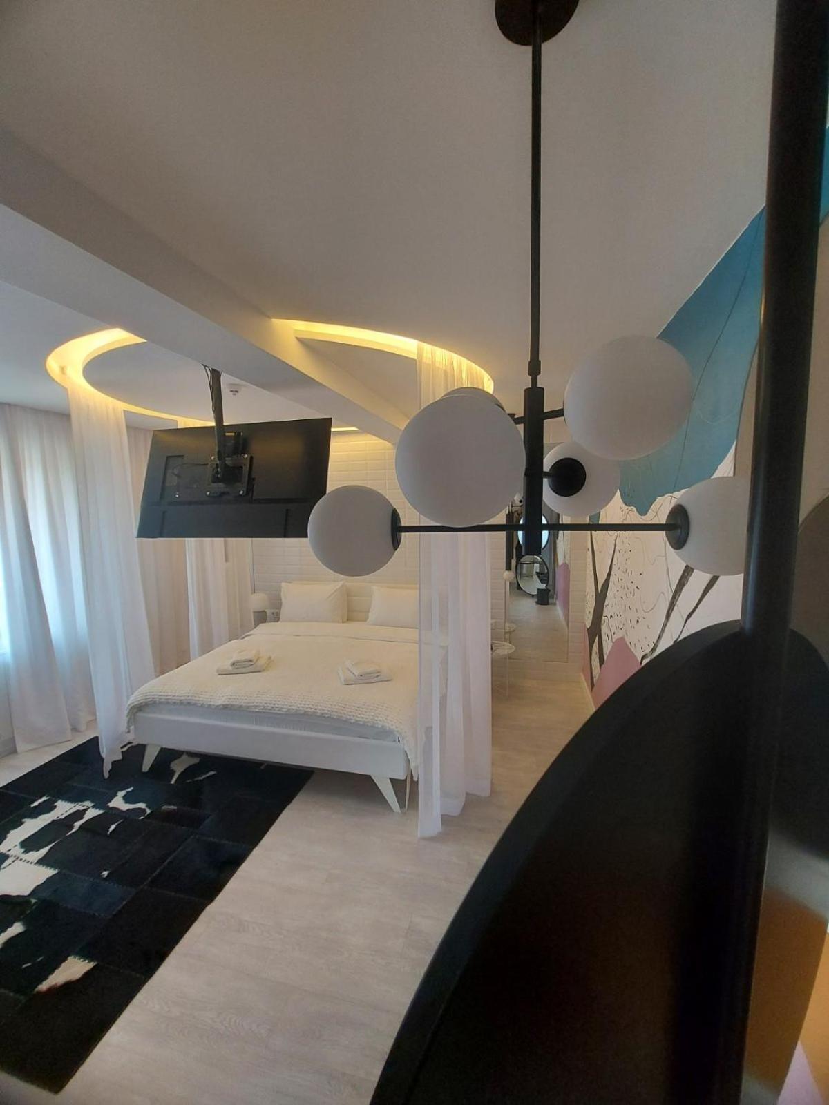 Deluxe King Studio