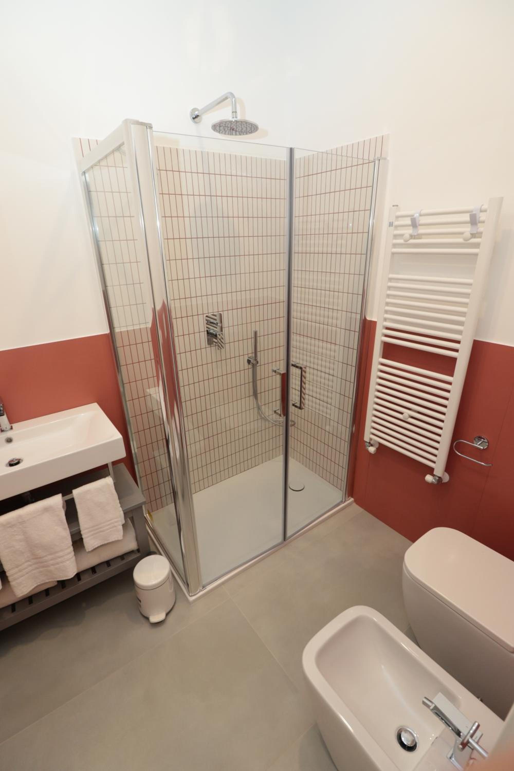 Deluxe Double or Twin Room - Photo 6