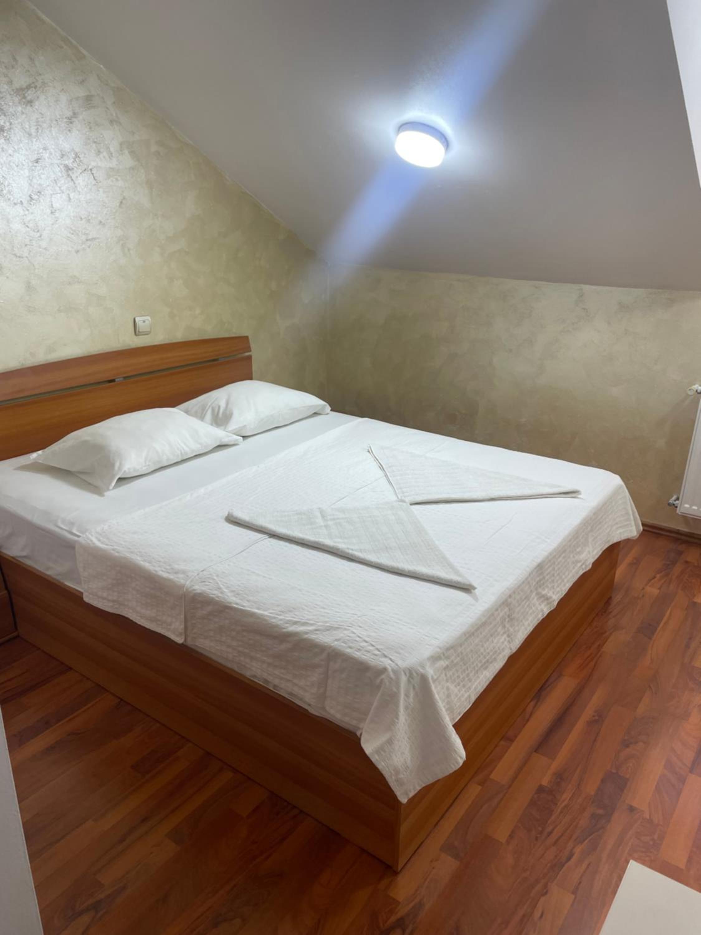 Budget Double Room photo 2