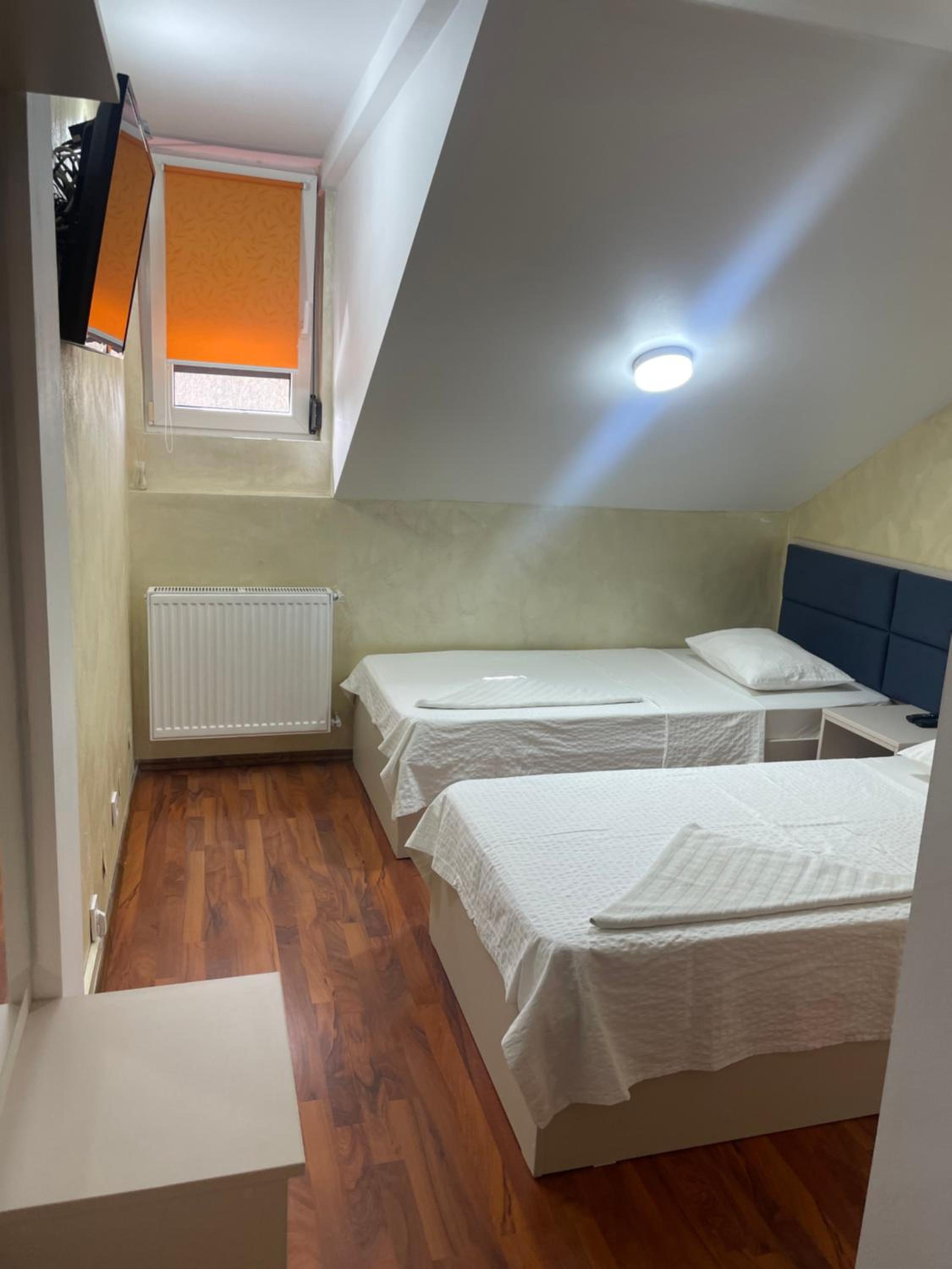 Budget Twin Room photo 2