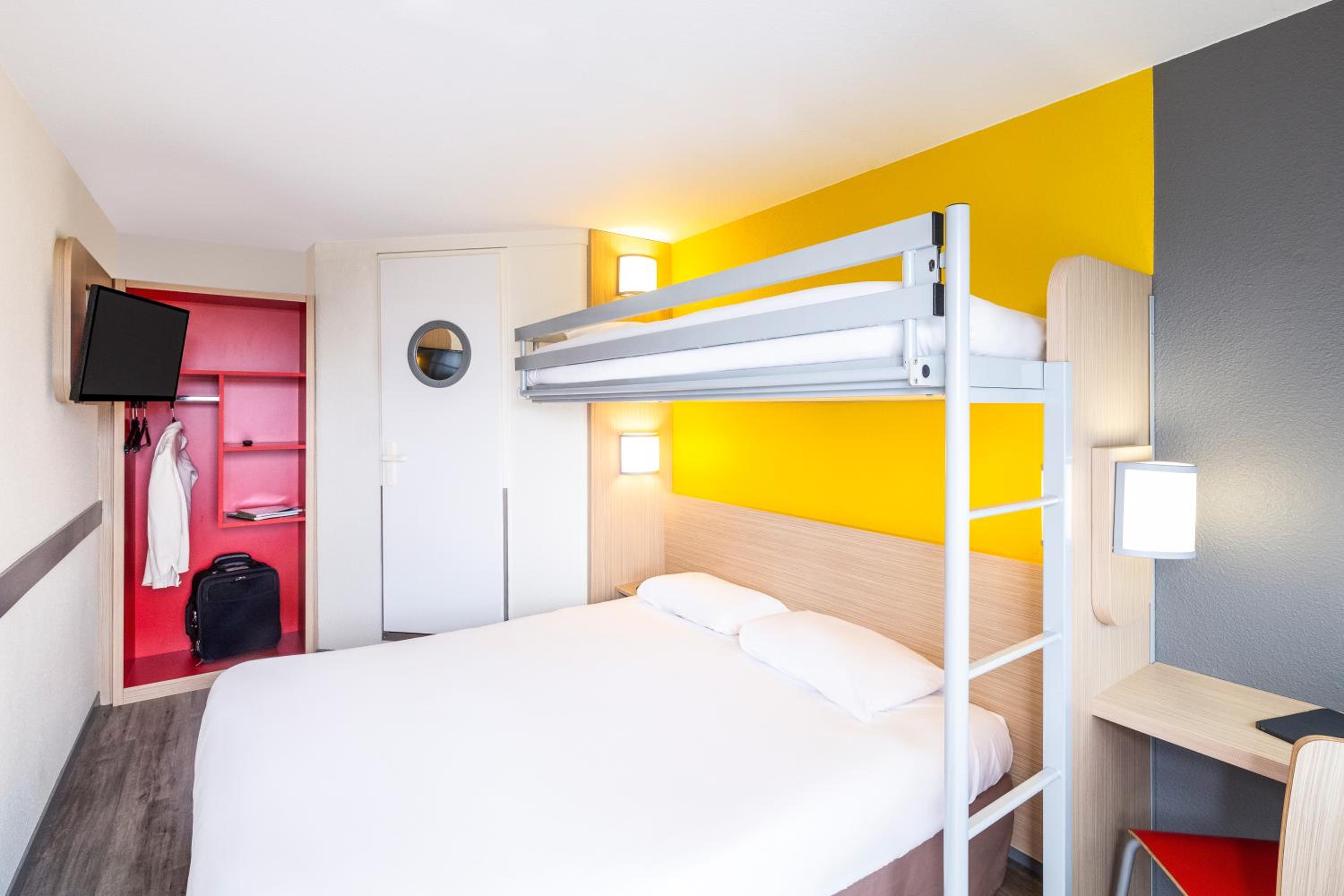 Economy Double Room - Photo 3