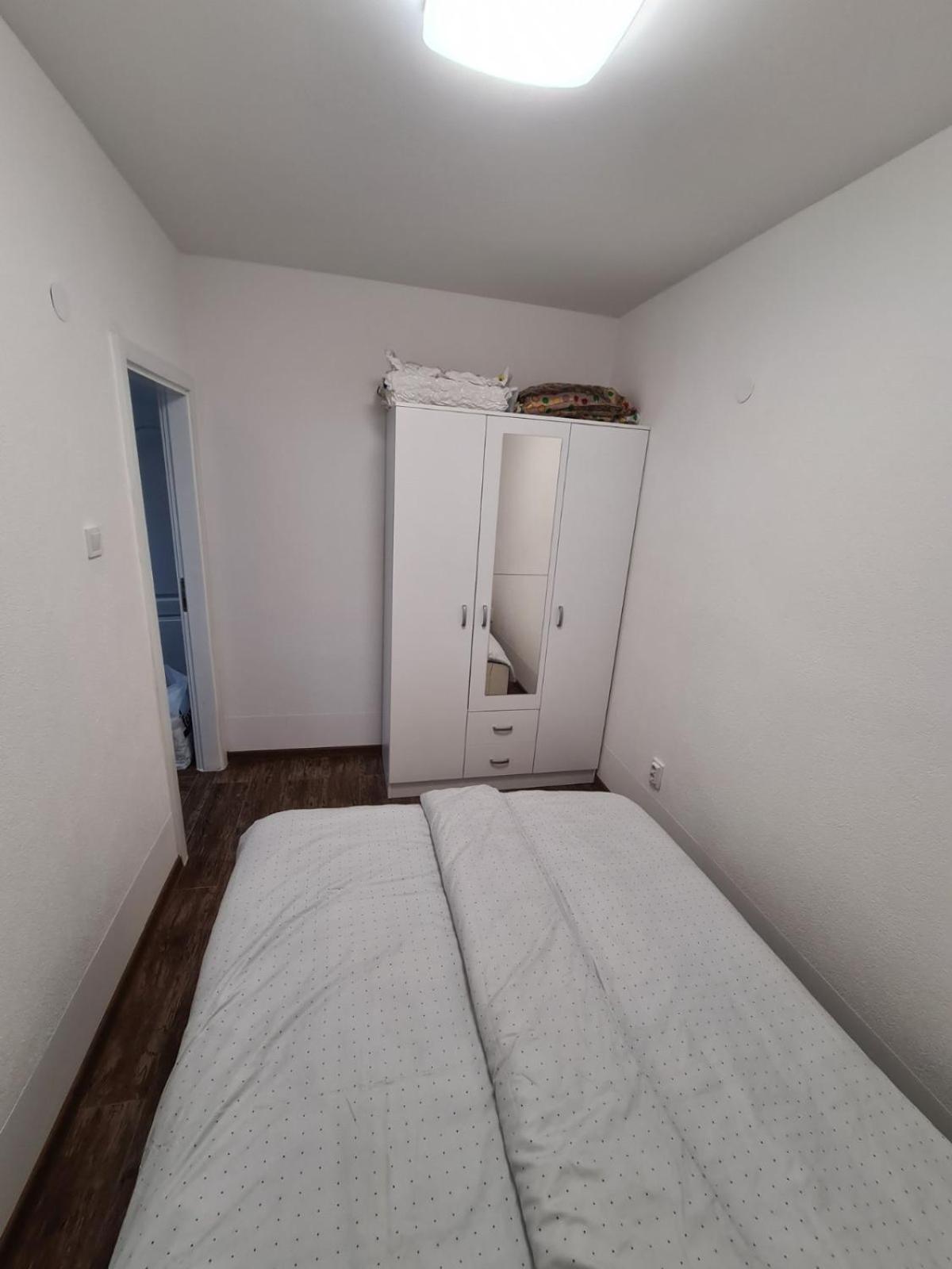 One-Bedroom Apartment photo 3