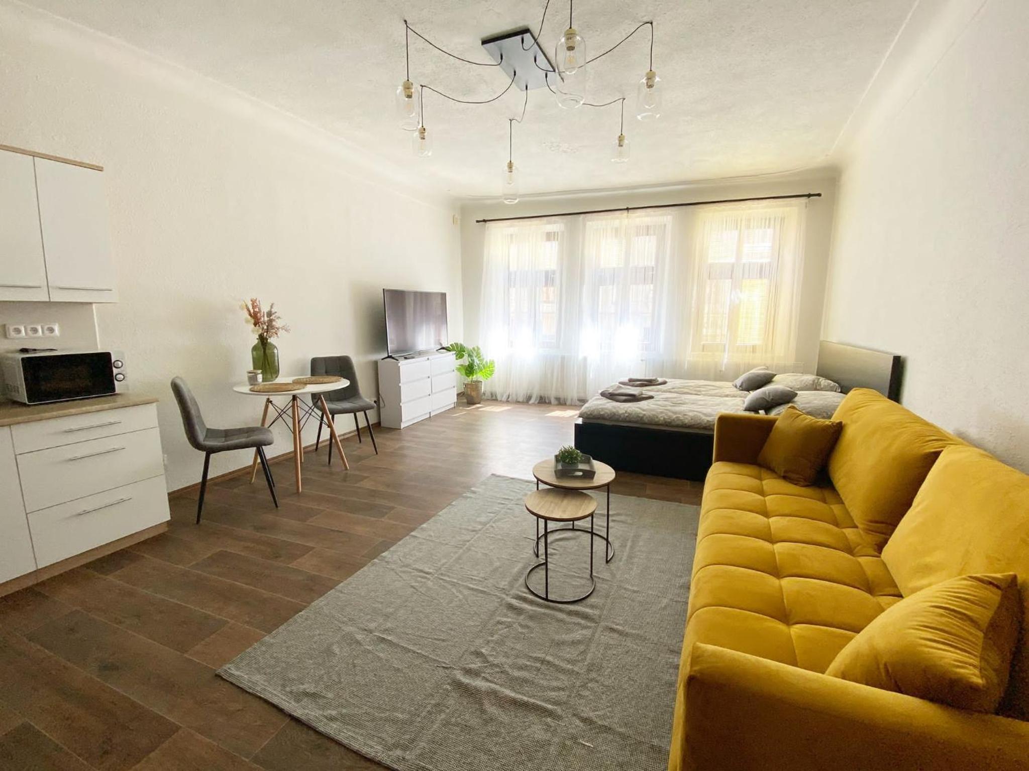 One-Bedroom Apartment - Photo 3
