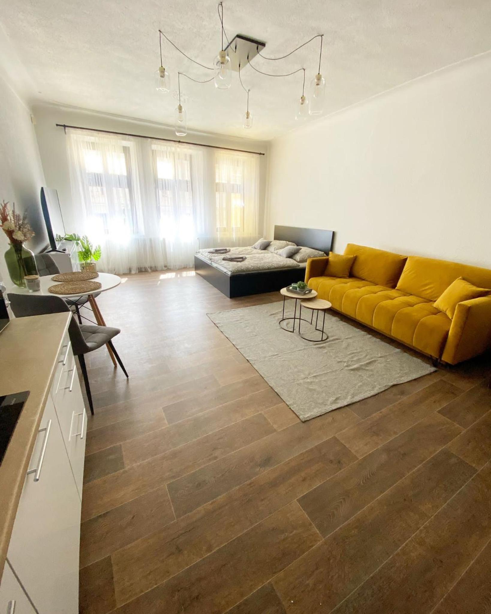 One-Bedroom Apartment - Photo 5