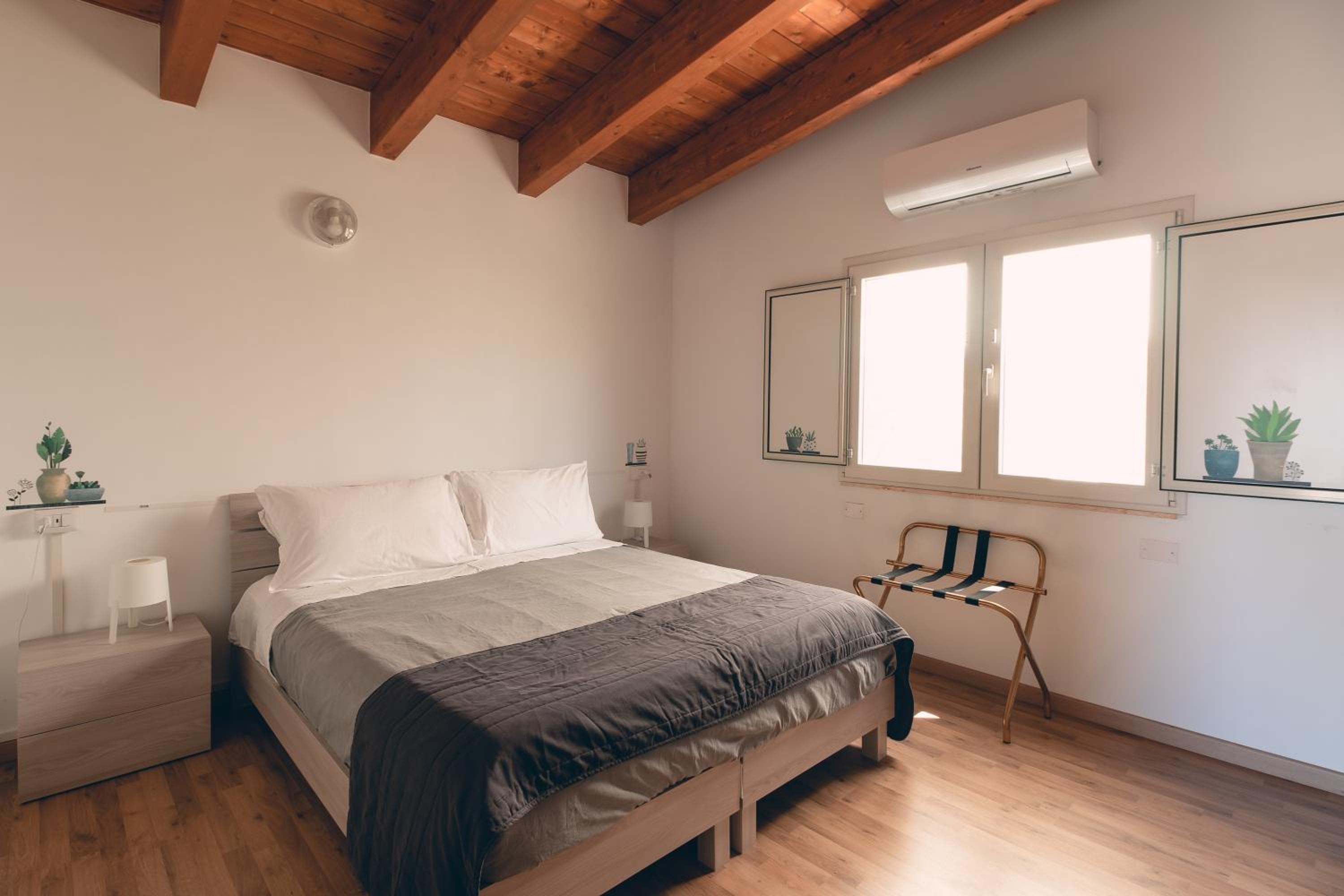 Two-Bedroom Apartment - Photo 2