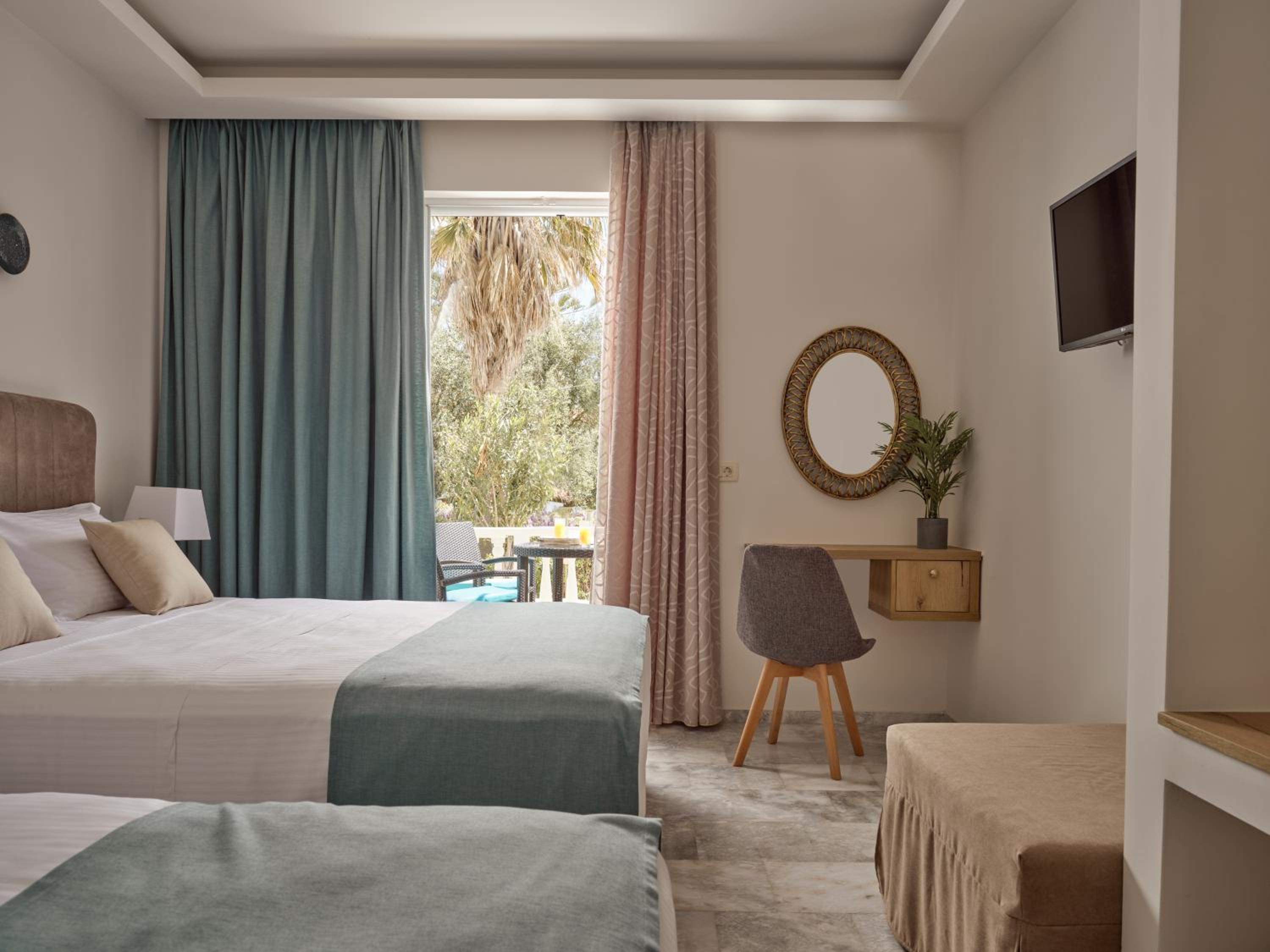 Suite with Garden View photo 1