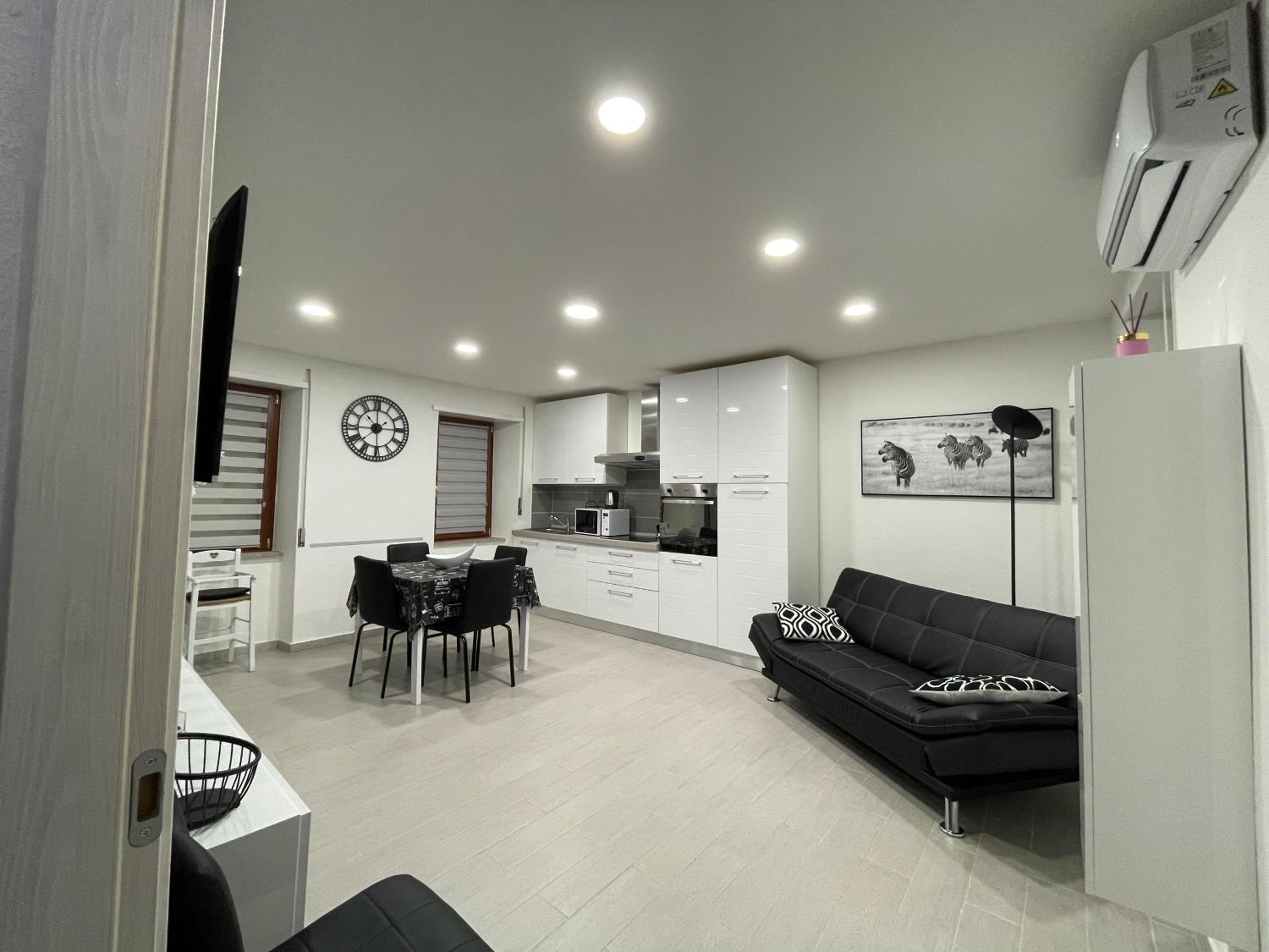 One-Bedroom House photo 3