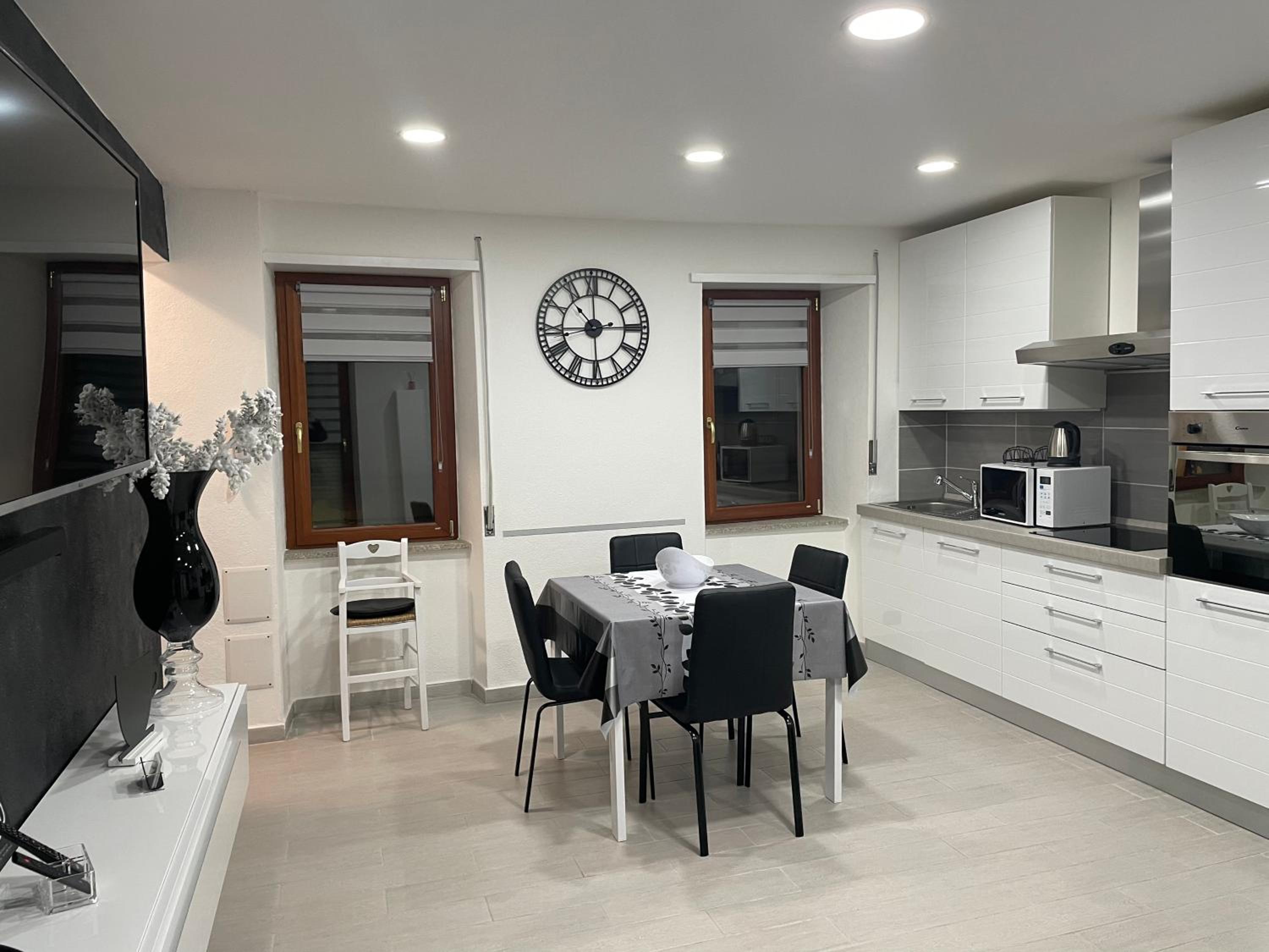 One-Bedroom House photo 2
