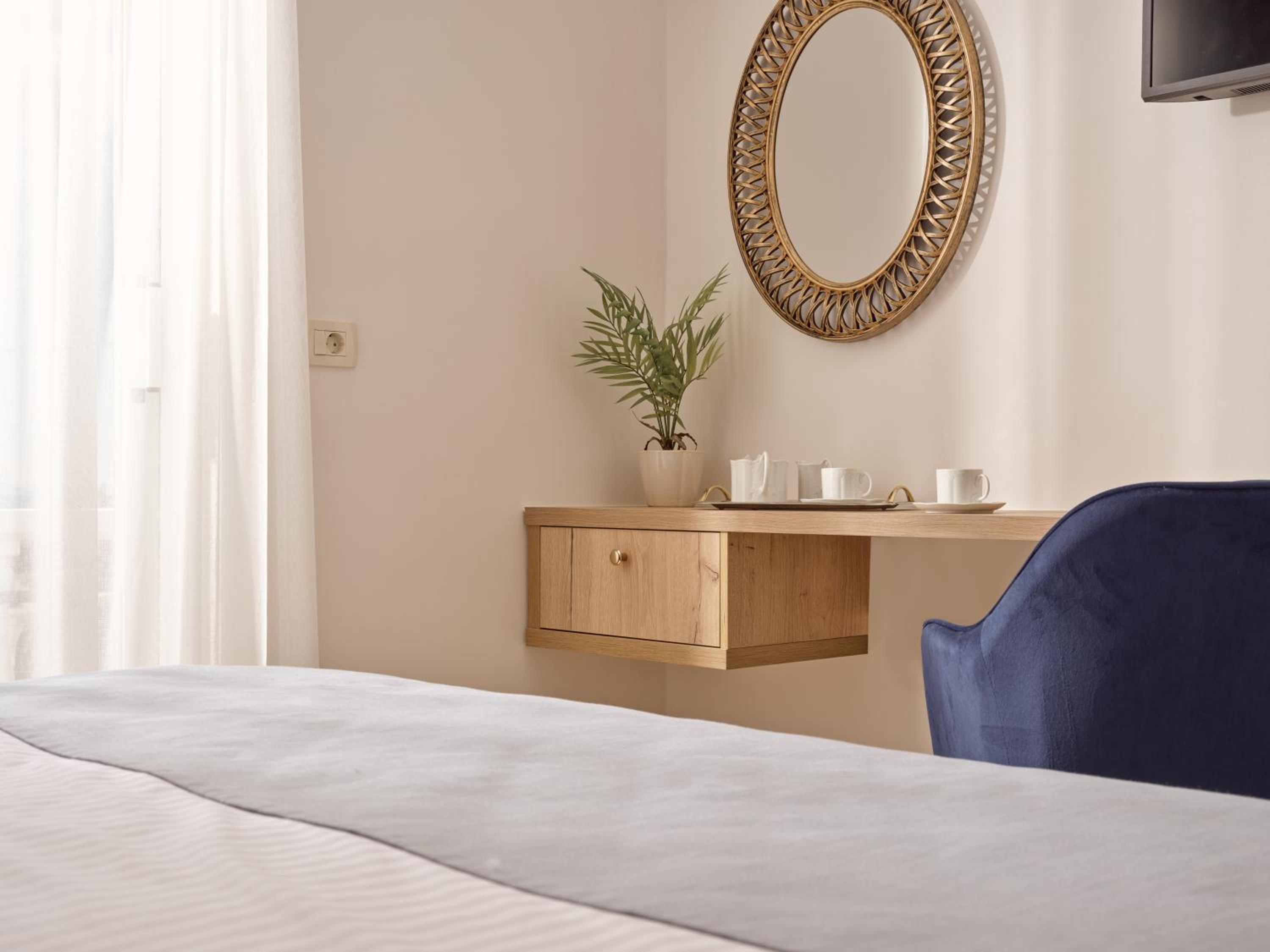 Deluxe Suite with Sea View photo 3