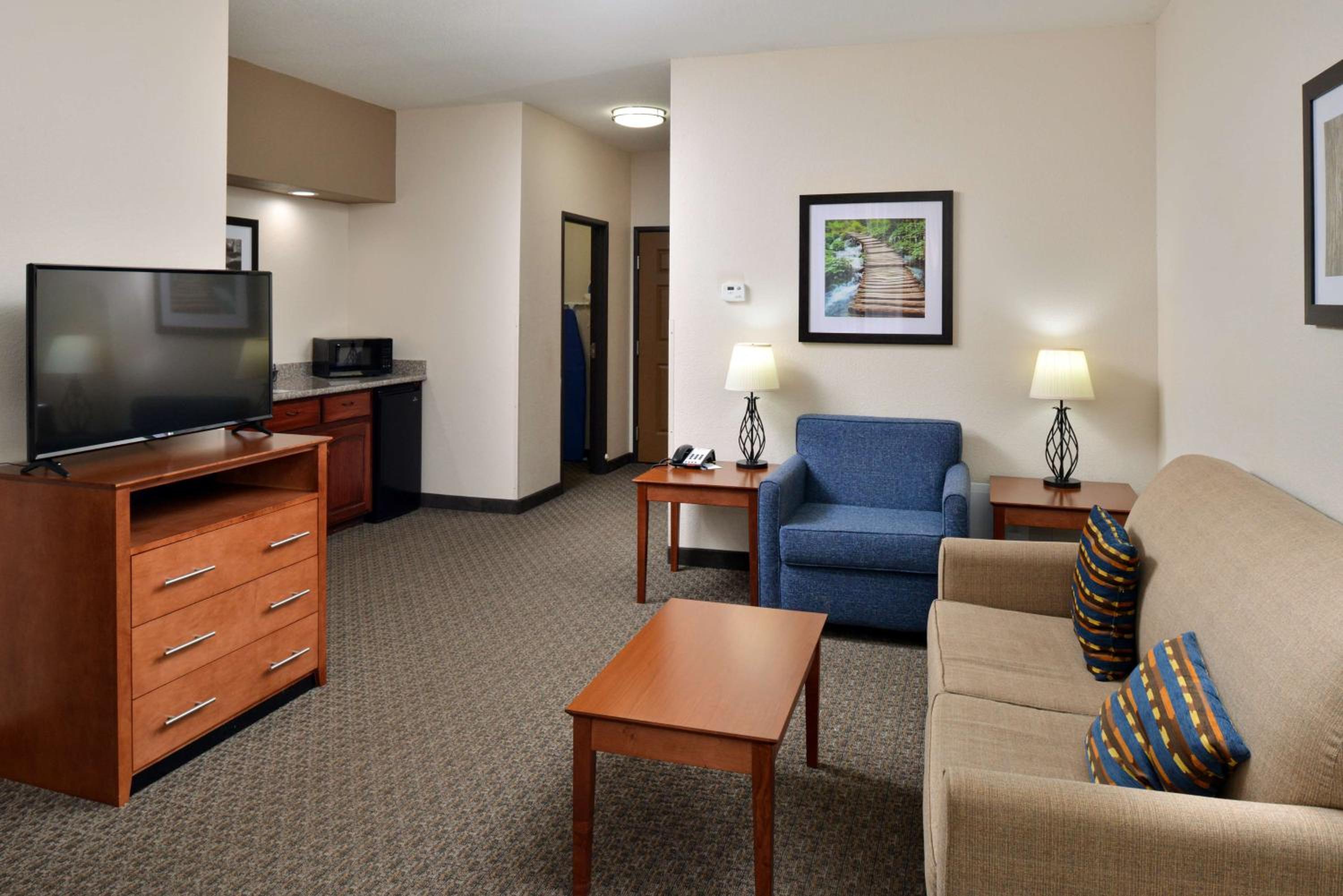 Two-Room King Suite with Sofa Bed and Spa Bath - Non-Smoking - Photo 1