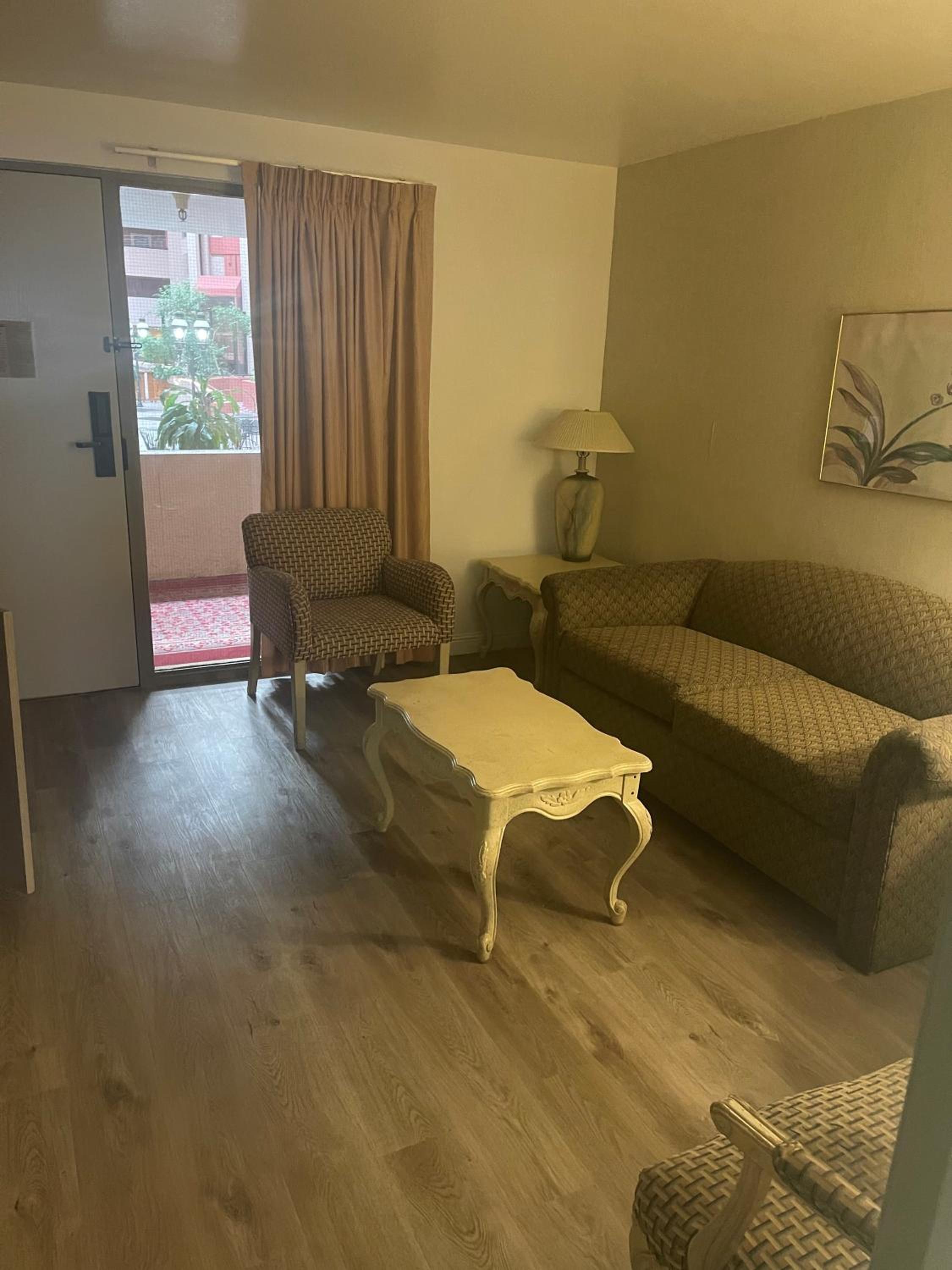 Double Room with Two Double Beds - Non-Smoking - Photo 2