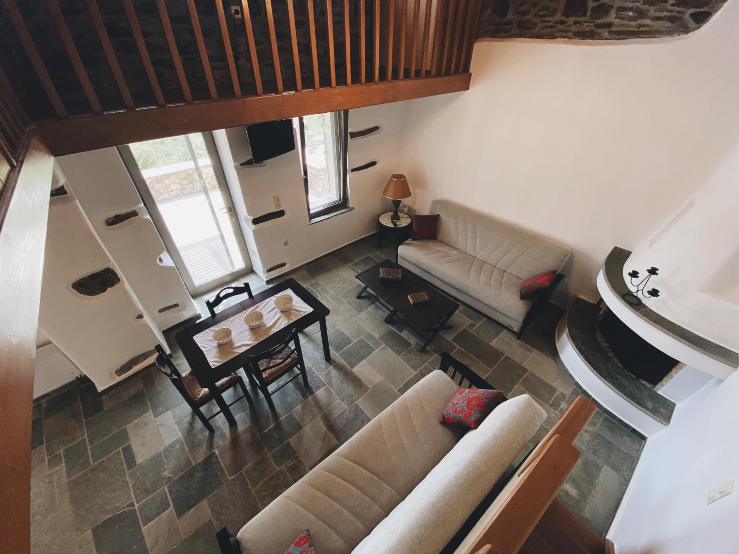 Apartment - Split Level photo 3