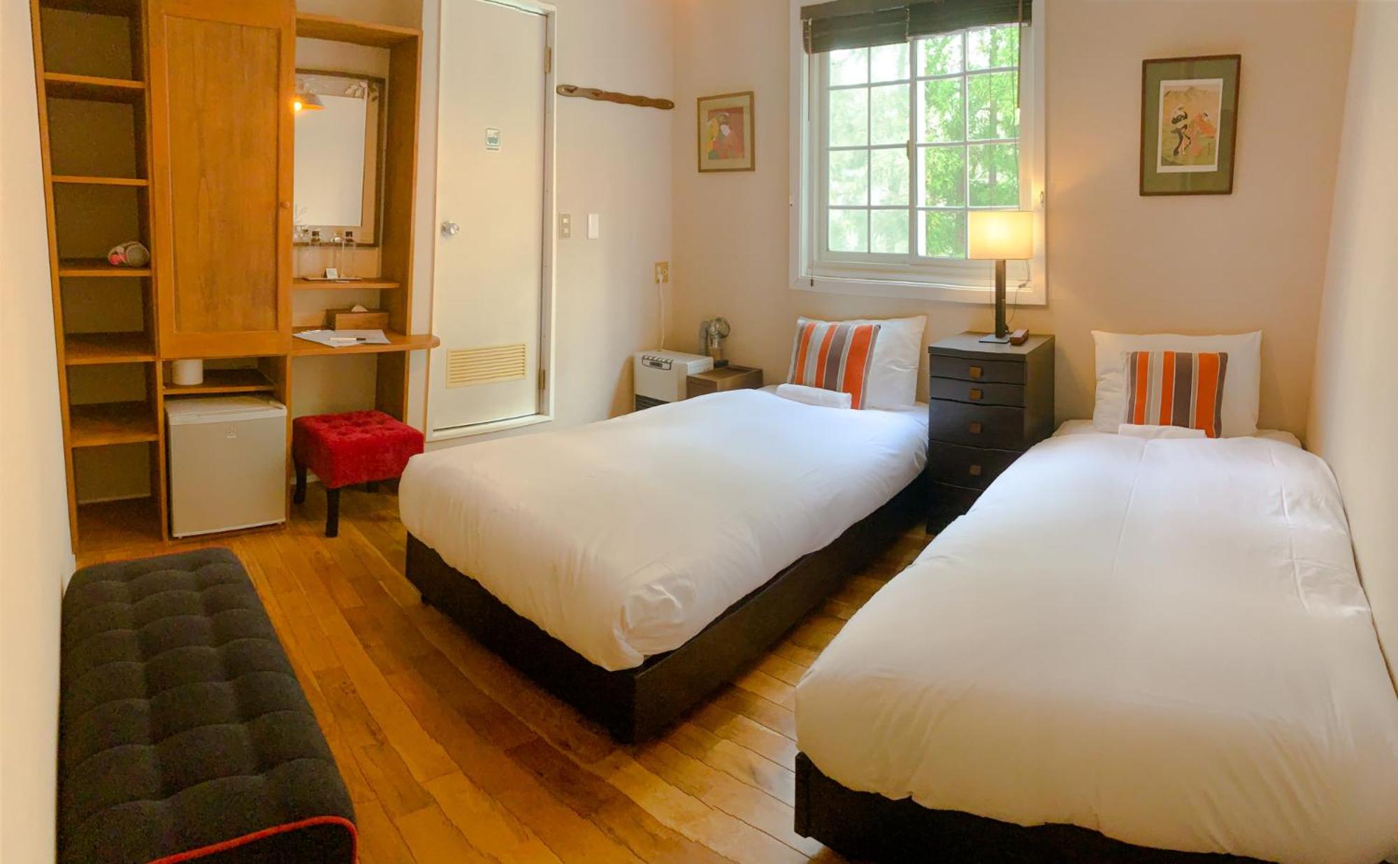 Double or Twin Room with Bathroom - Photo 1