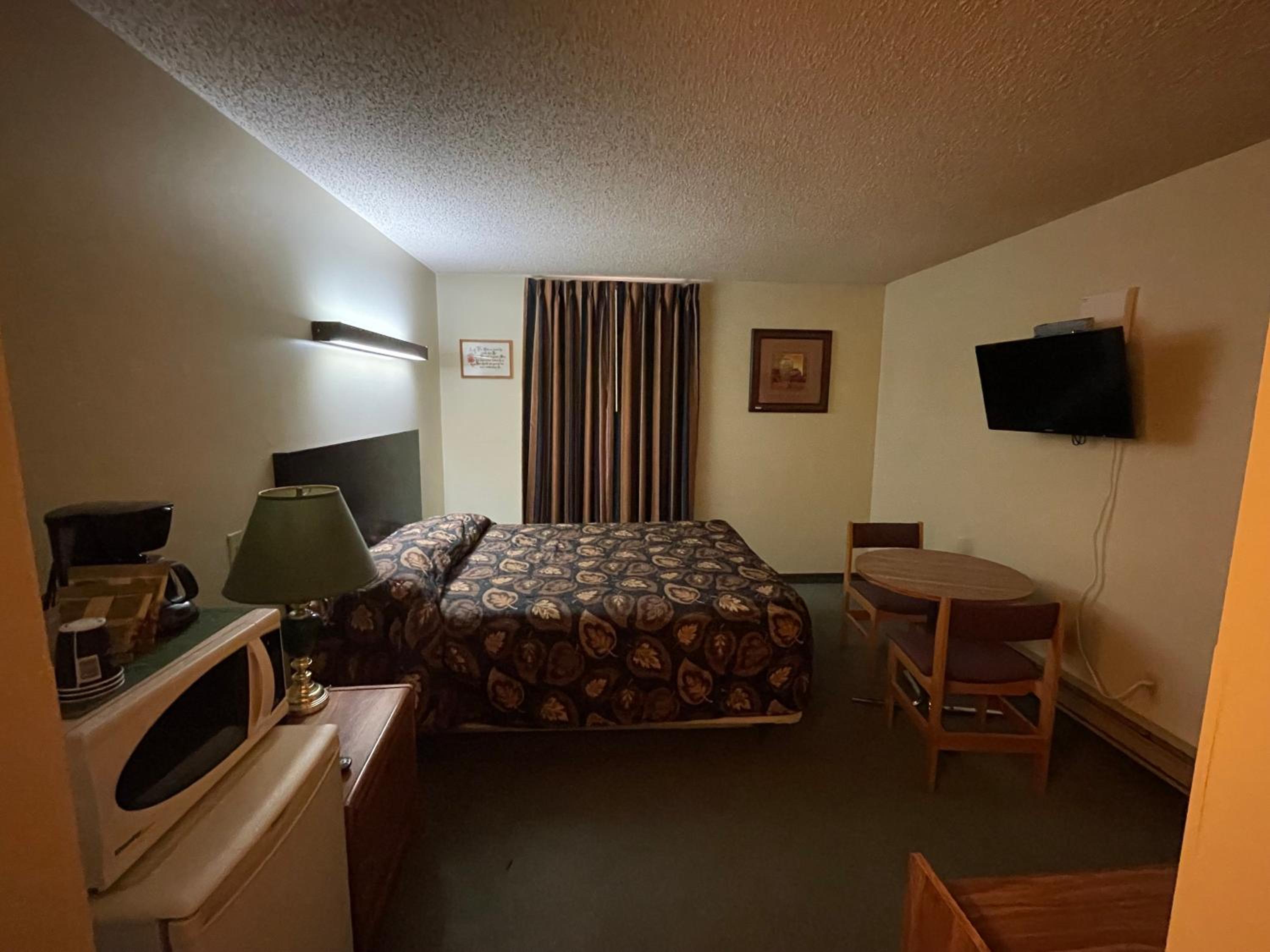 Budget Double Room photo 2