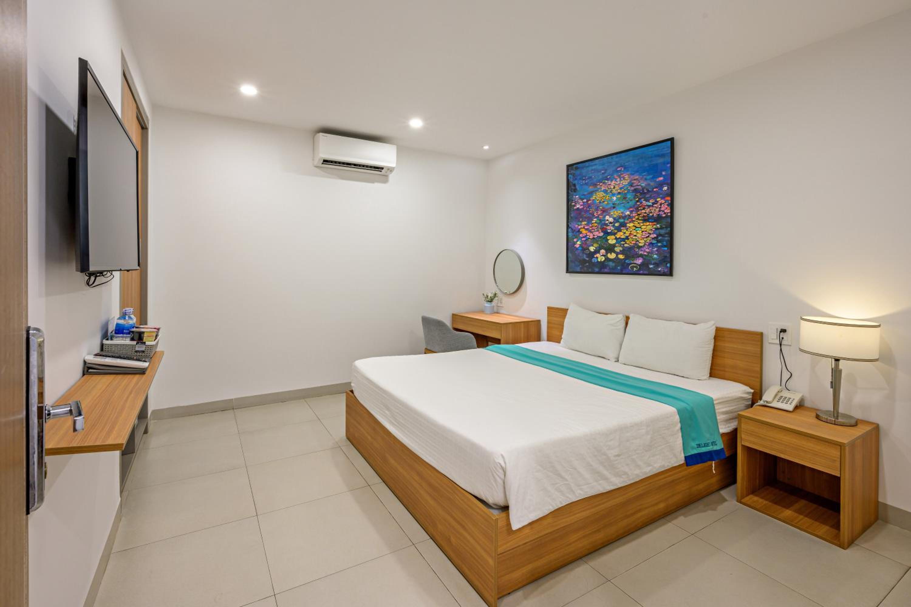 Standard King Room photo 3