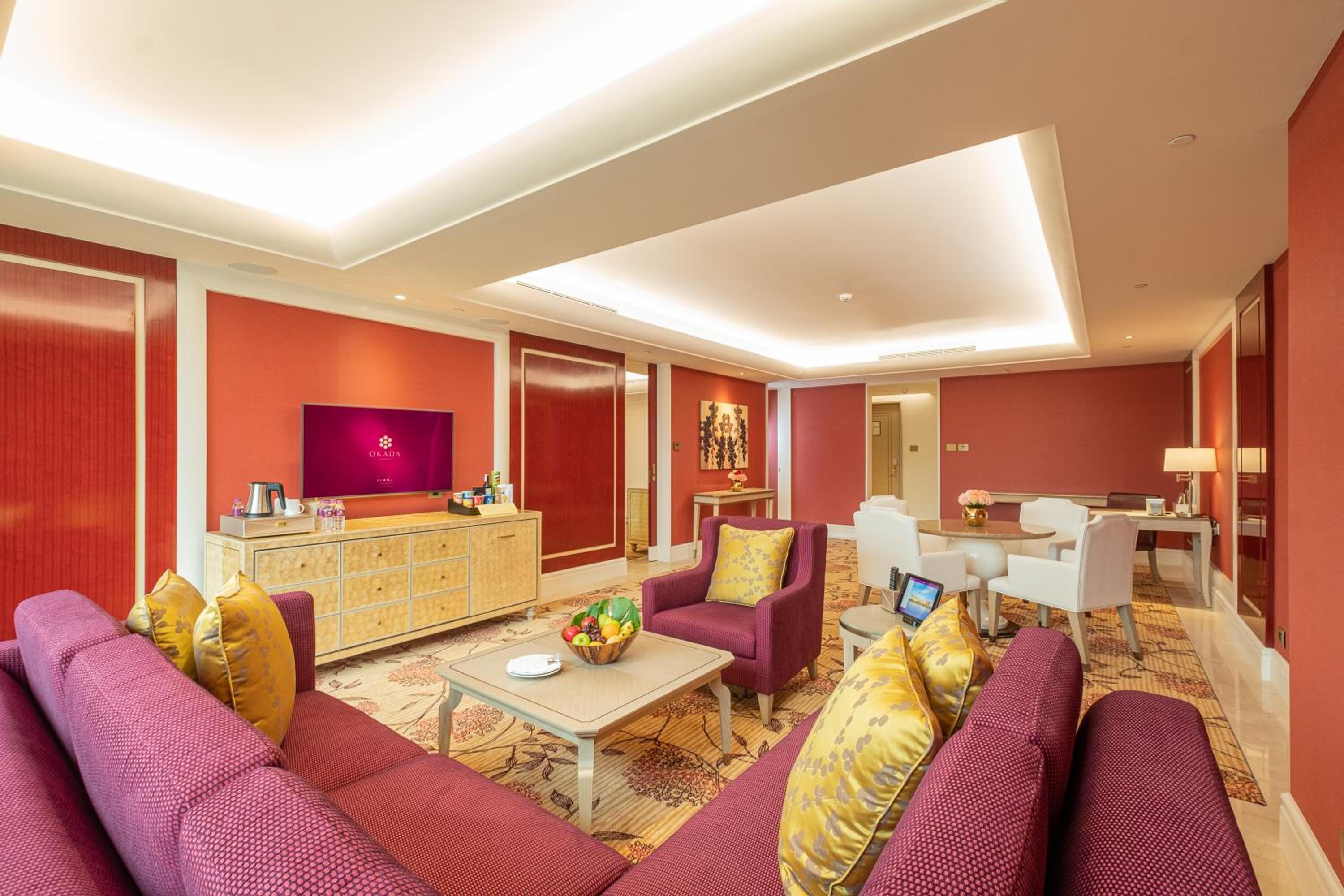 Premium King Suite - Photo 2