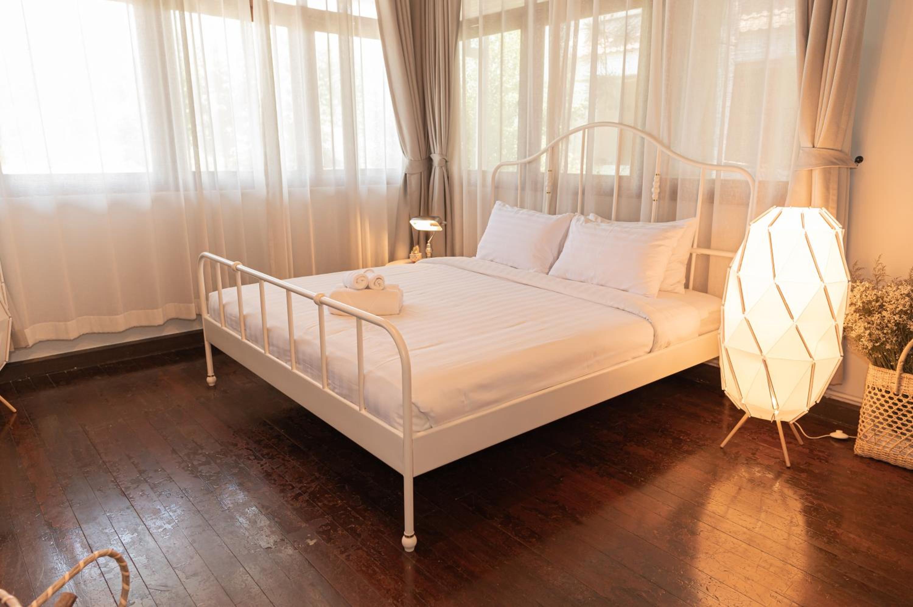 Family Suite with Balcony - Photo 5