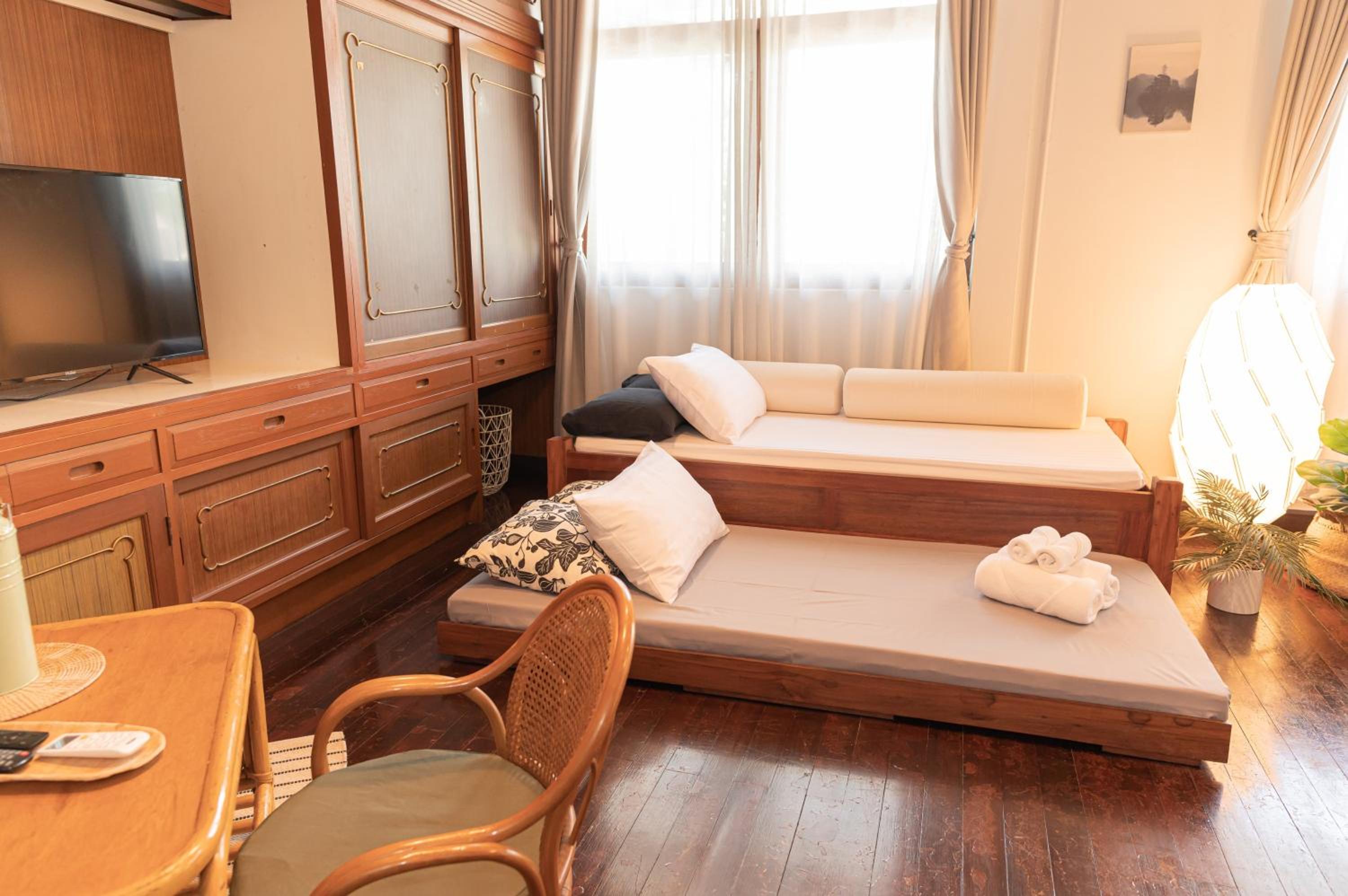 Family Suite with Balcony - Photo 4