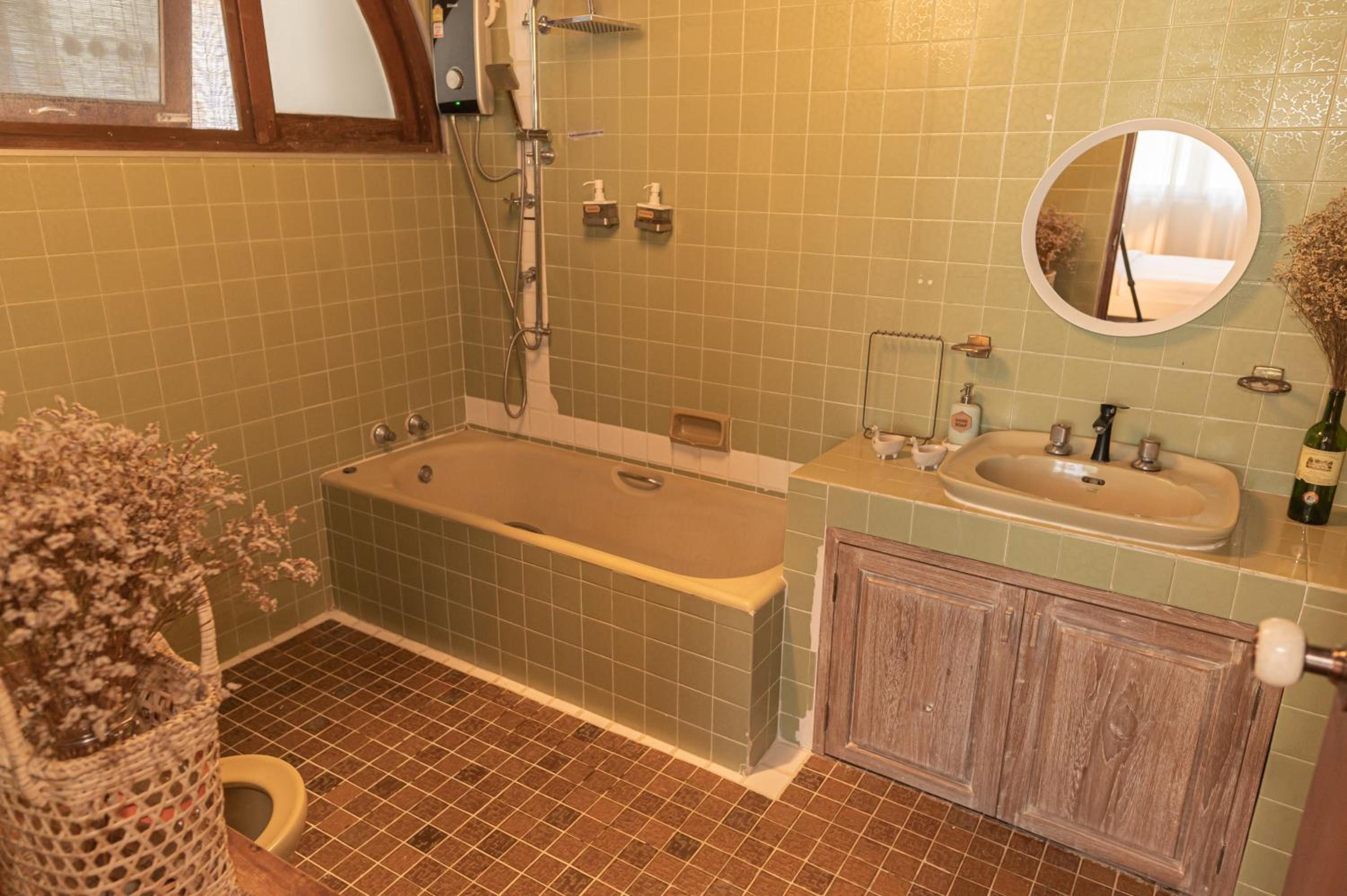Family Suite with Balcony - Photo 2