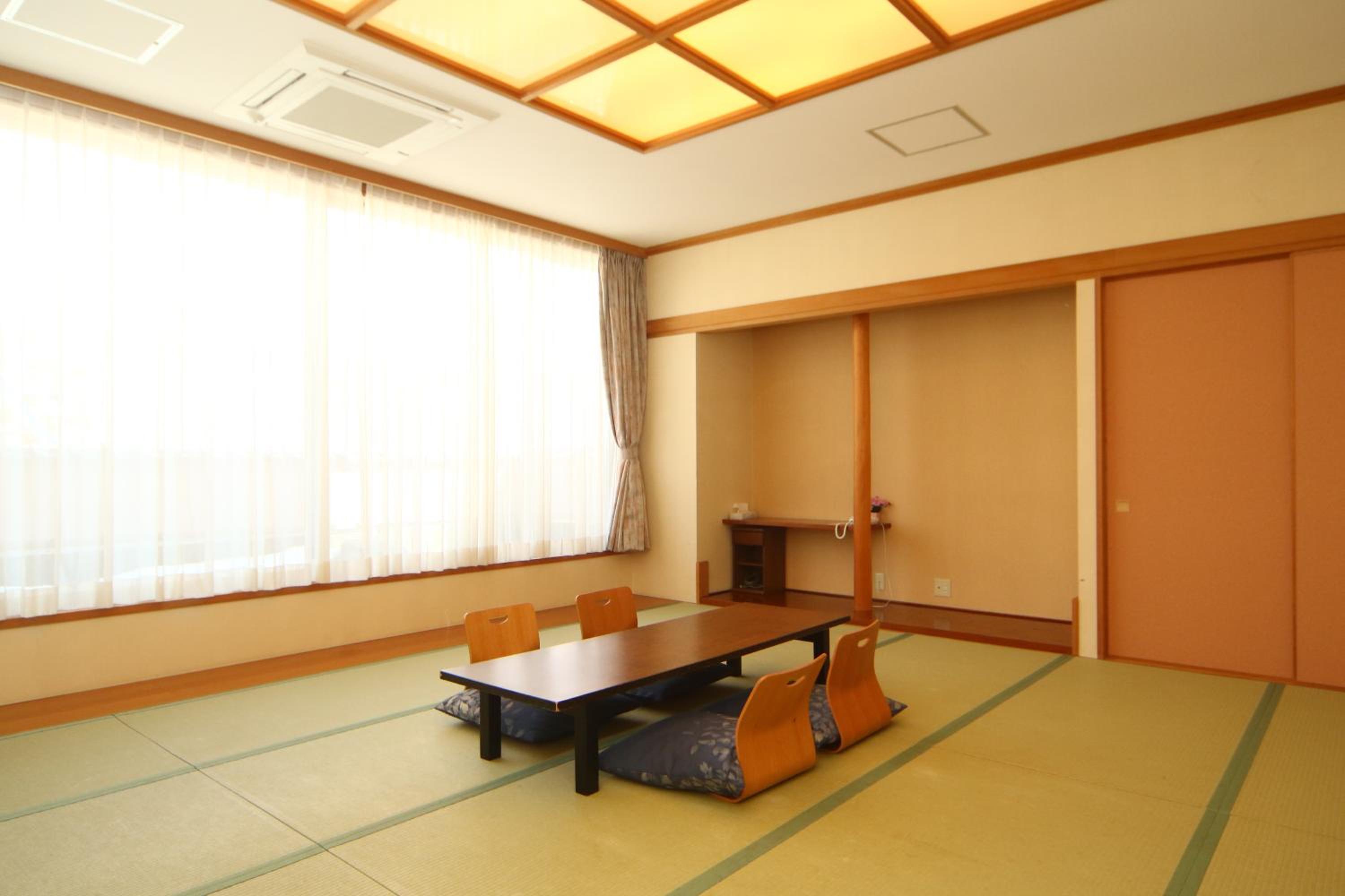 Japanese-Style Family Room with Shared Bathroom - Non-Smoking