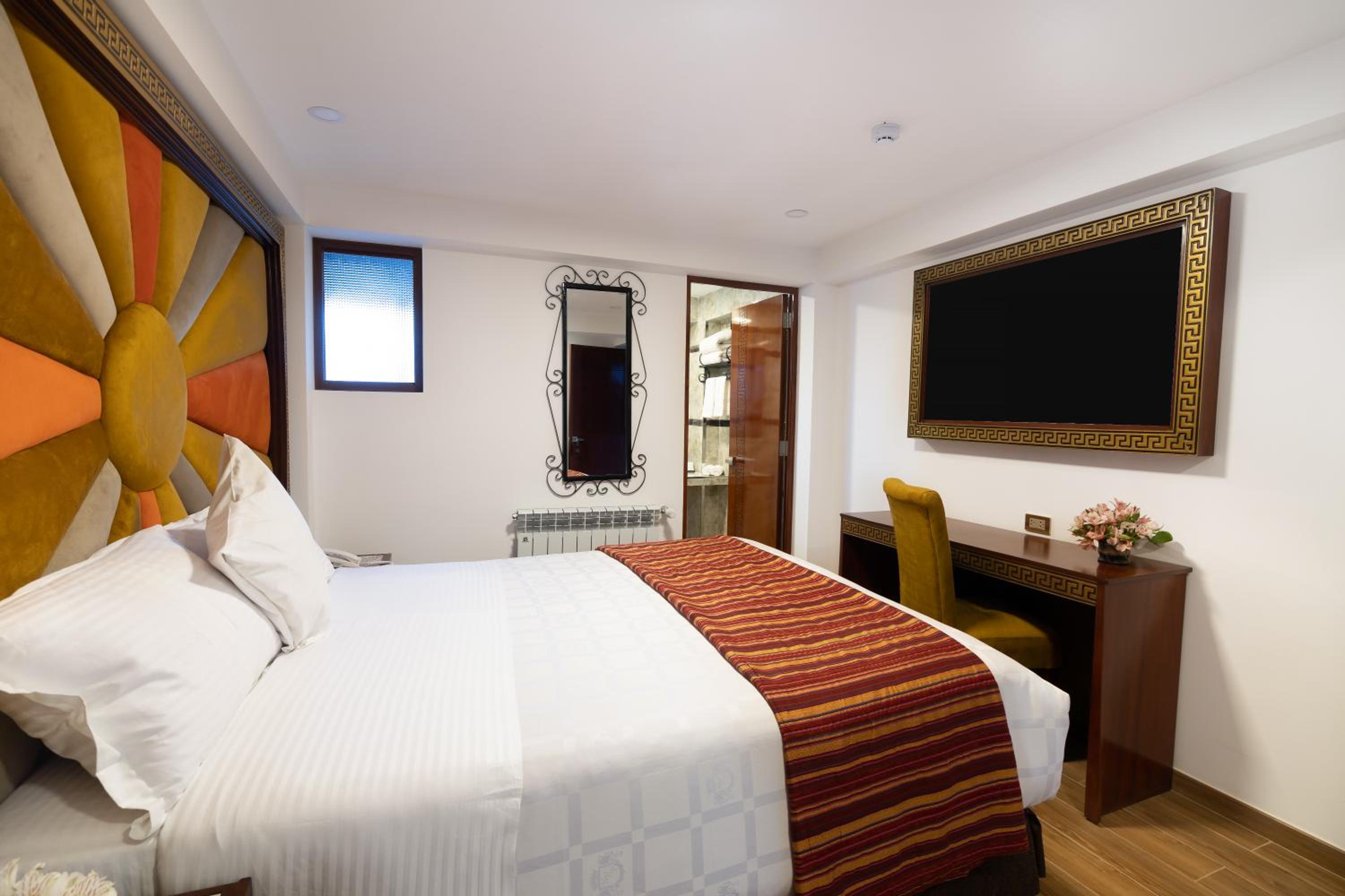 Standard Double Room - Photo 2