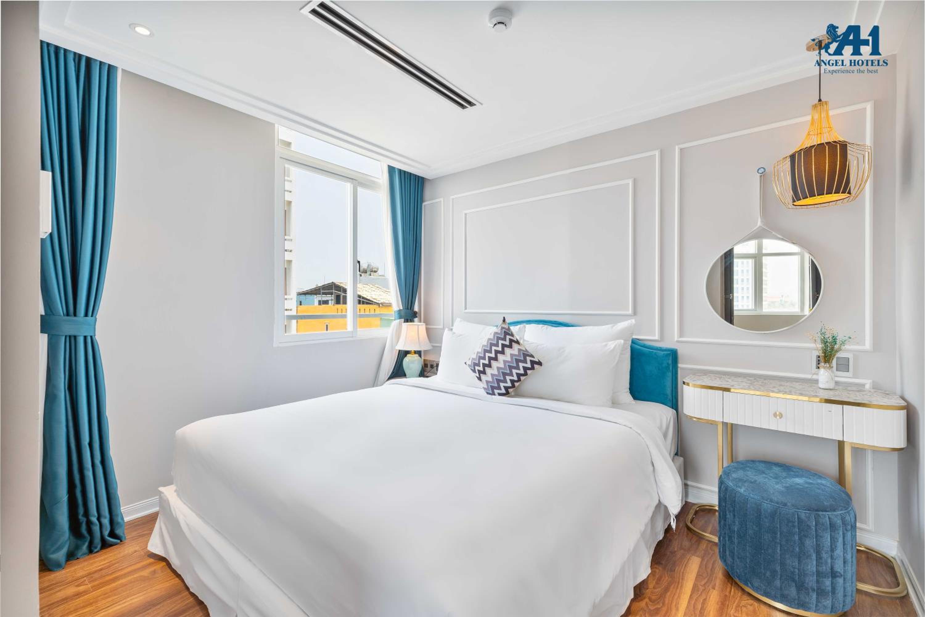 Two-Bedroom Suite - Photo 8
