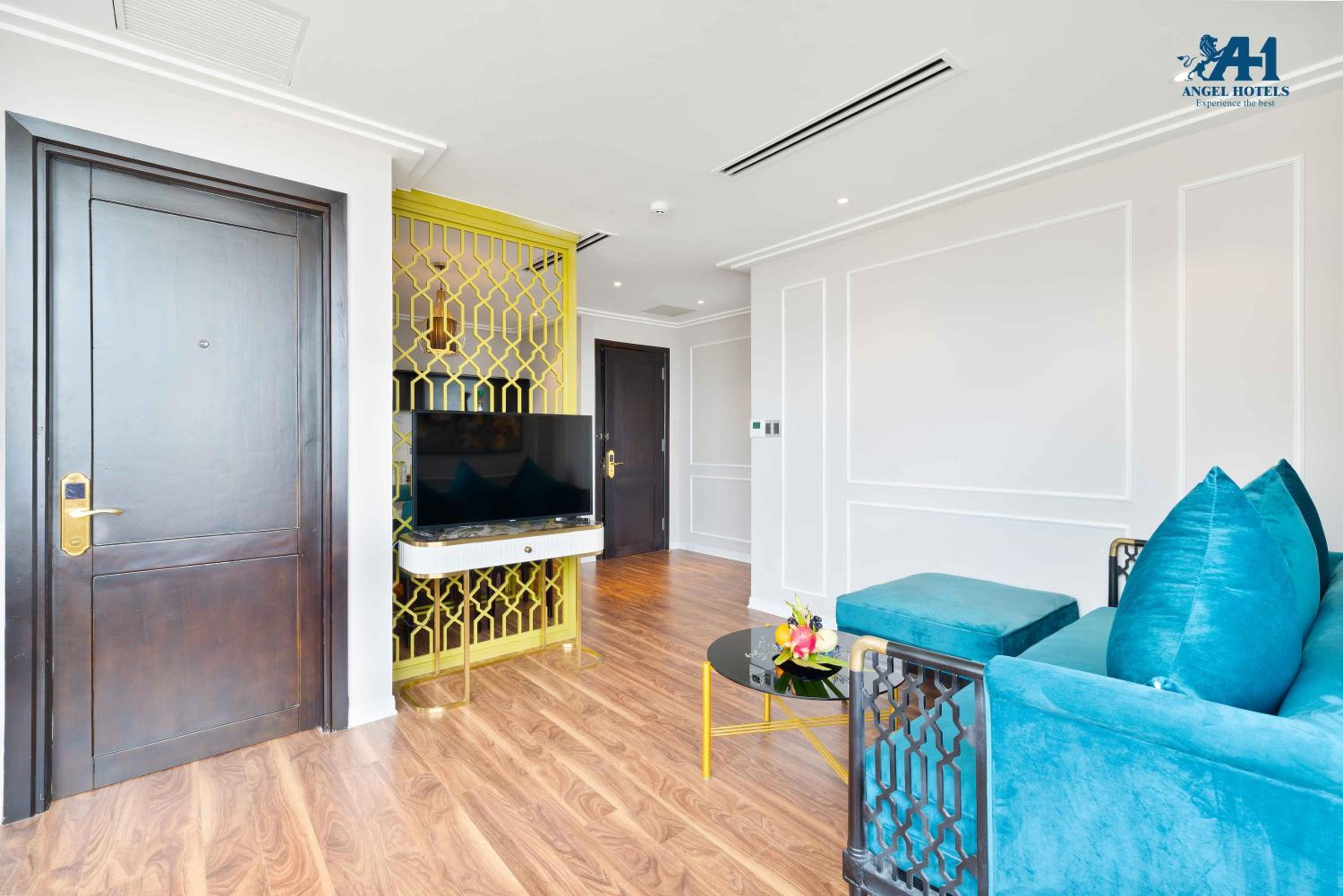 Two-Bedroom Suite - Photo 6