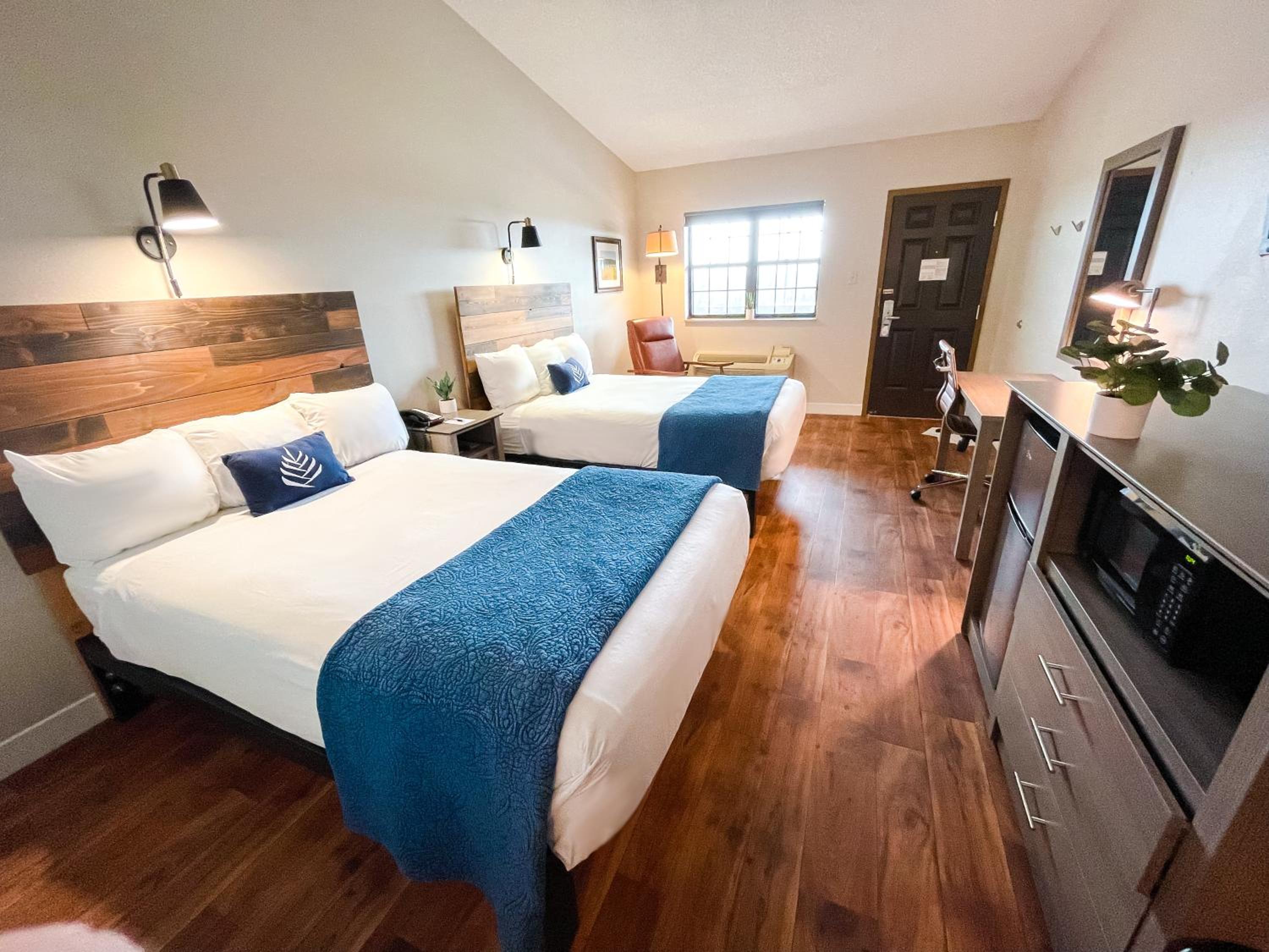 Double Room with Two Double Beds - Photo 1