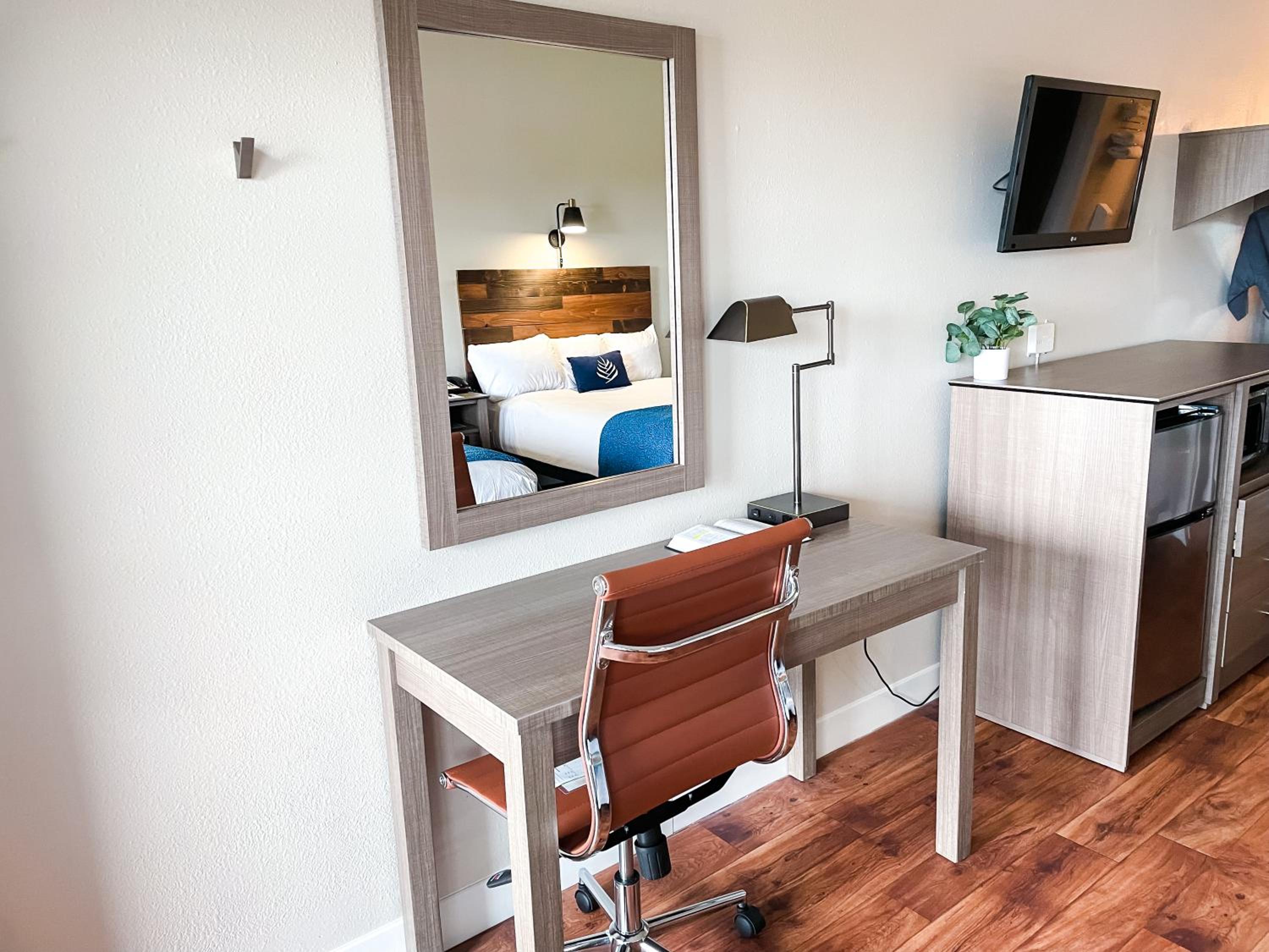 Double Room with Two Double Beds - Photo 2