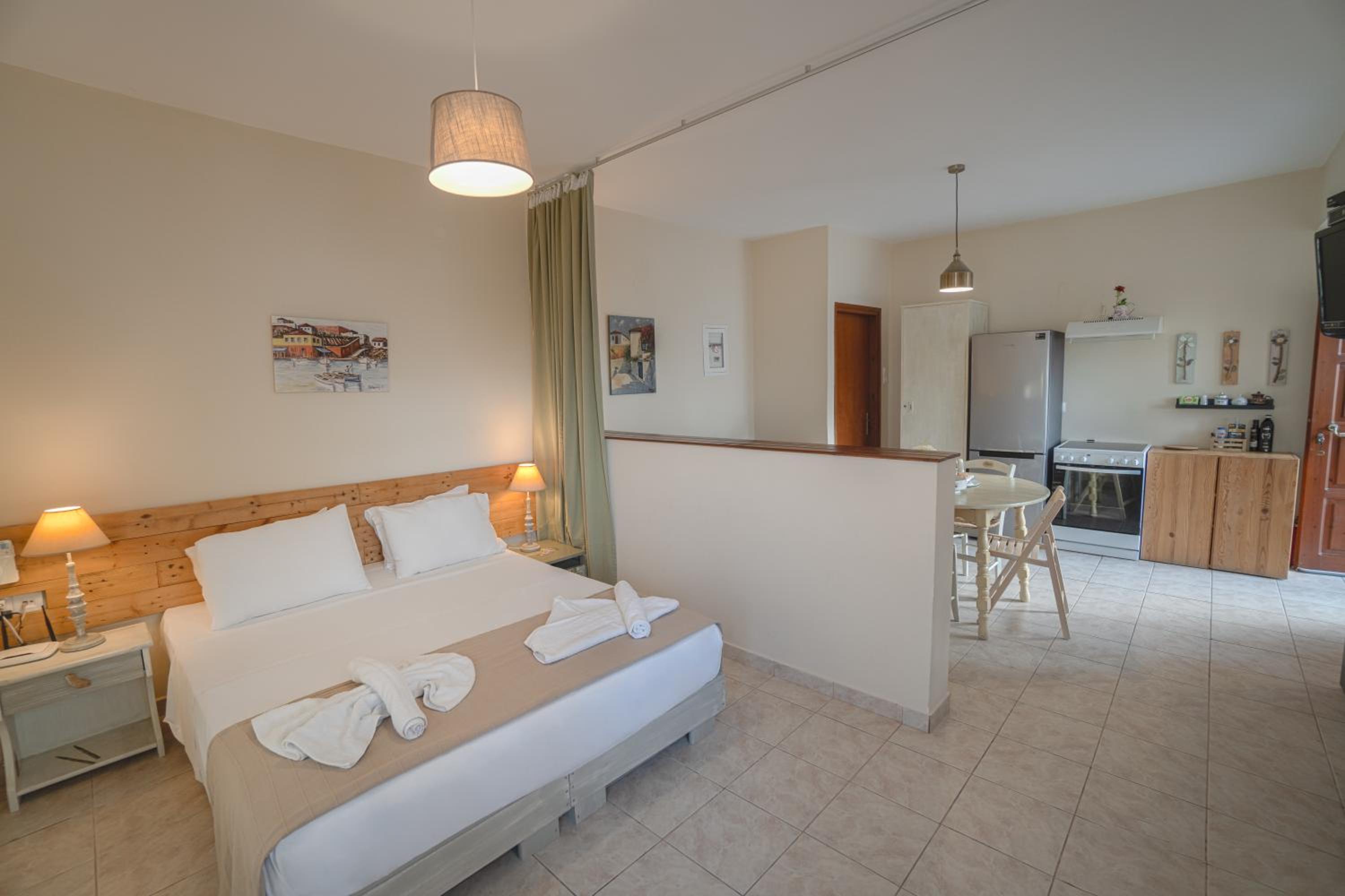 Studio Apartment with Sea View (3 Adults)