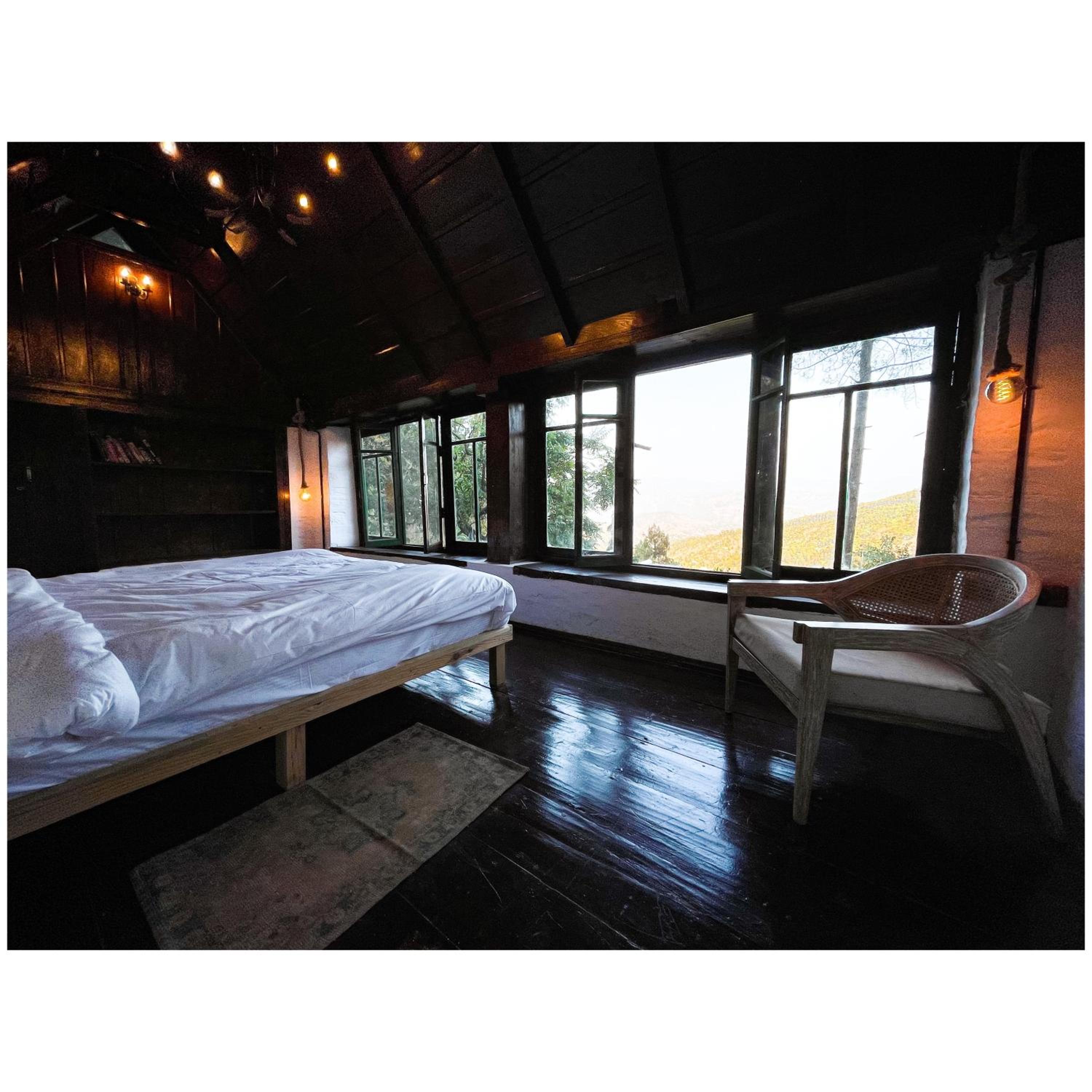 King Room with Mountain View photo 2