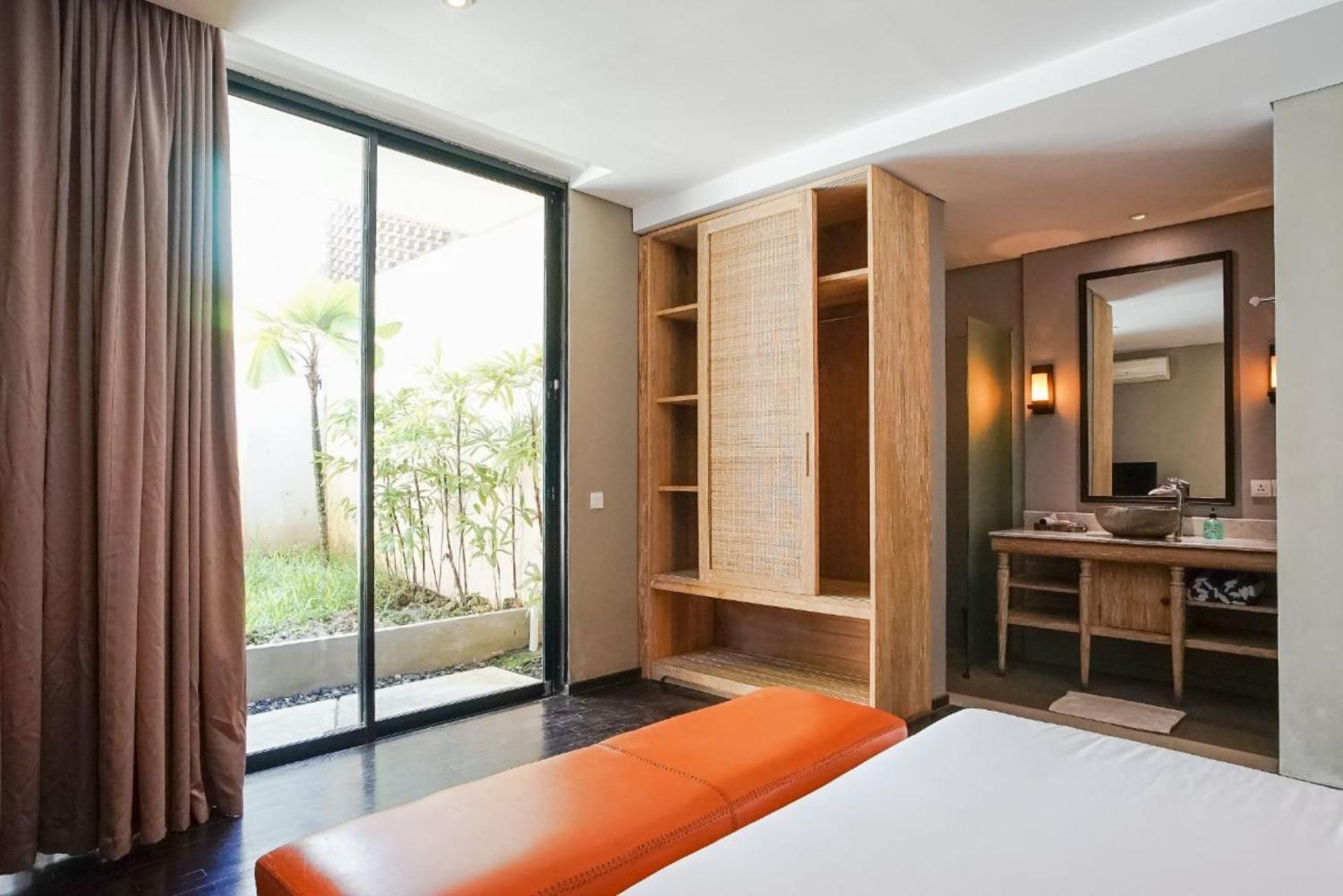 Two-Bedroom Villa - Photo 32