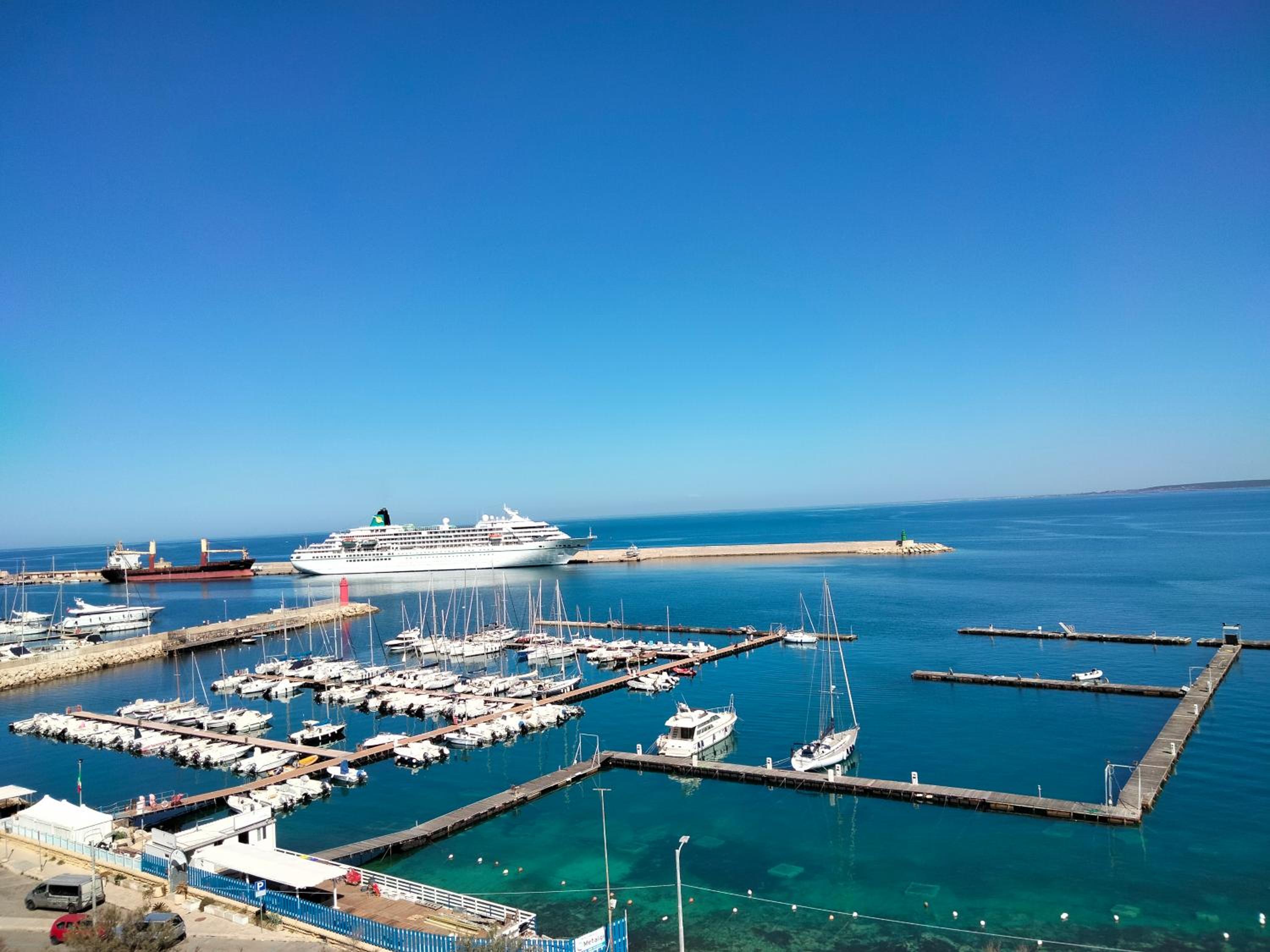 Deluxe Double Room with Balcony and Sea View