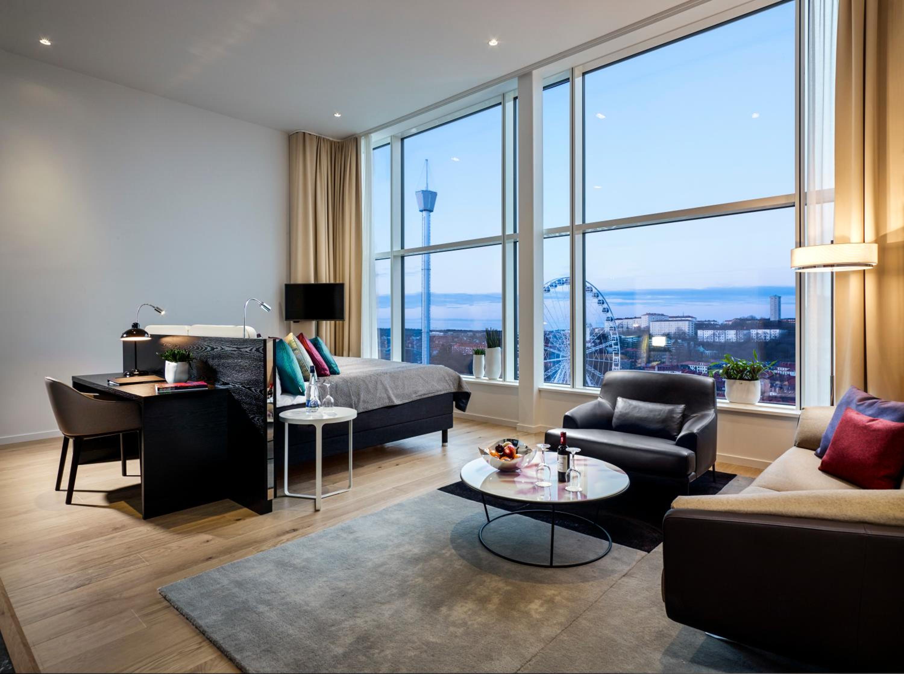 Deluxe Suite Upper House - Spa Access (min 25 years of age acceptable) - Photo 1