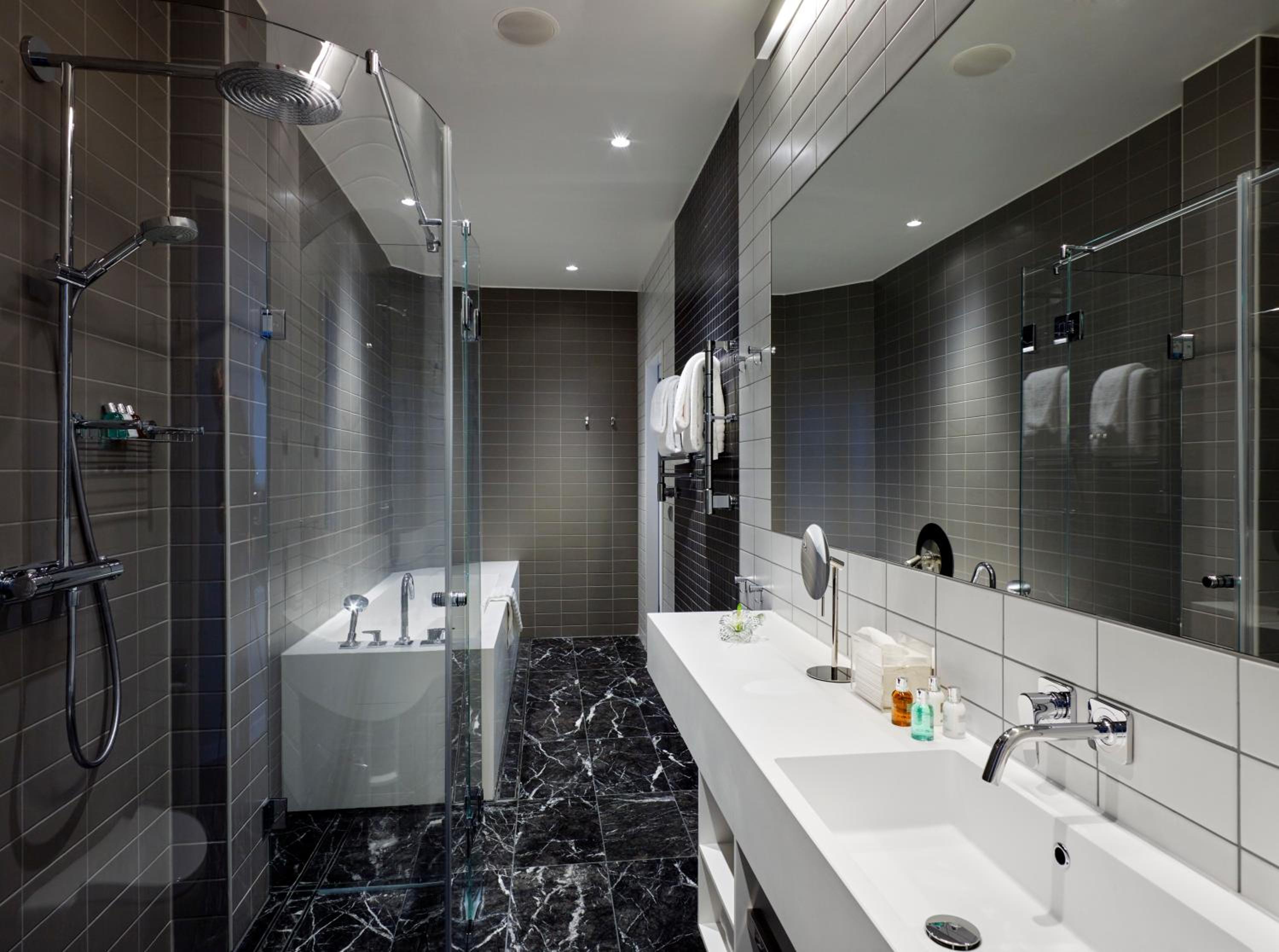 Deluxe Suite Upper House - Spa Access (min 25 years of age acceptable) - Photo 7