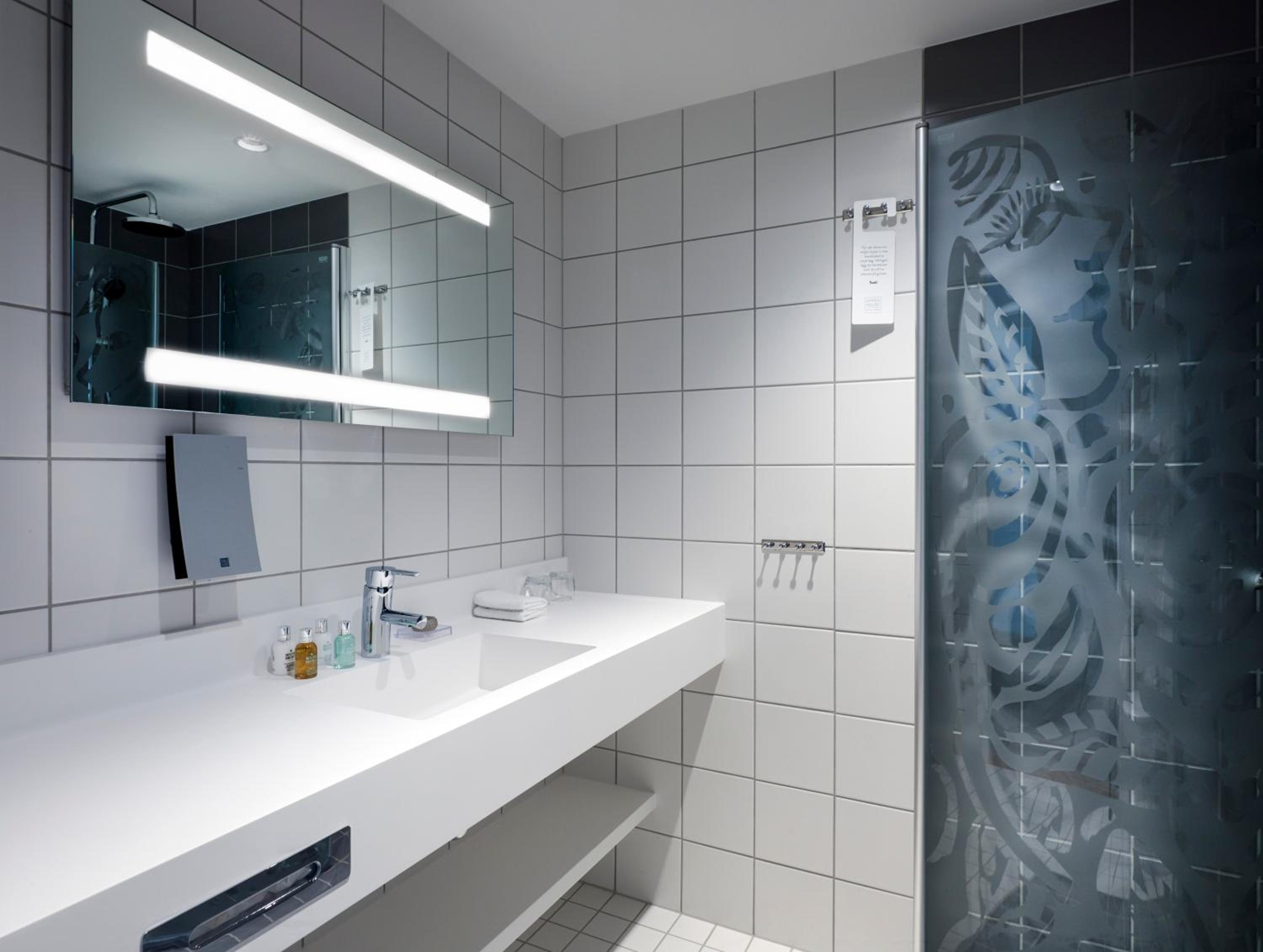 Deluxe Suite Upper House - Spa Access (min 25 years of age acceptable) - Photo 8