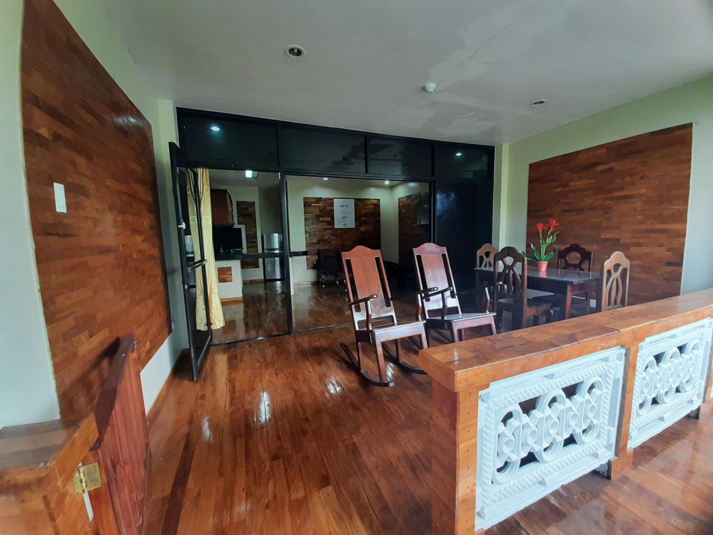 Suite with Balcony - Photo 10