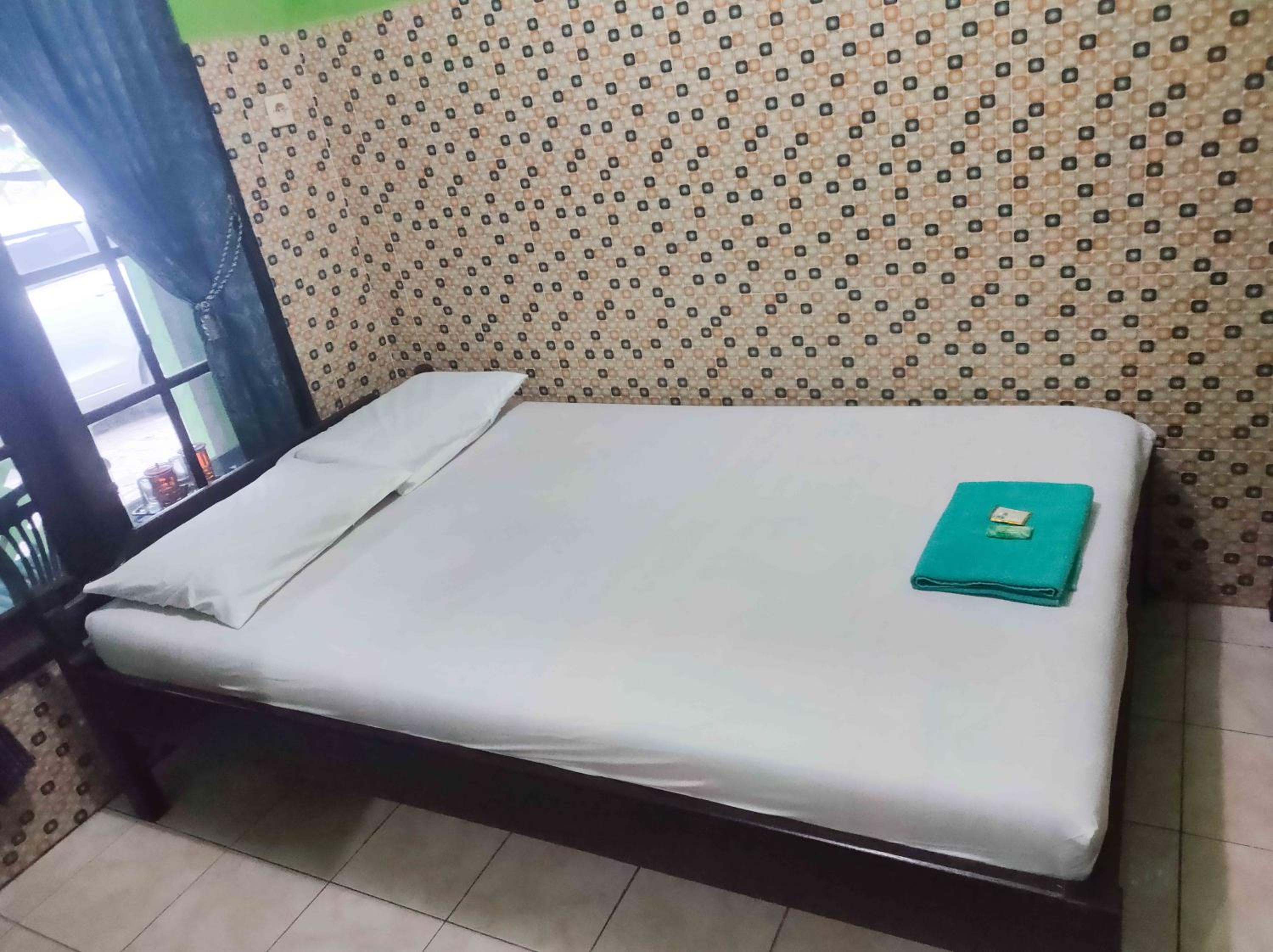 Standard Double Room with Fan - Photo 4