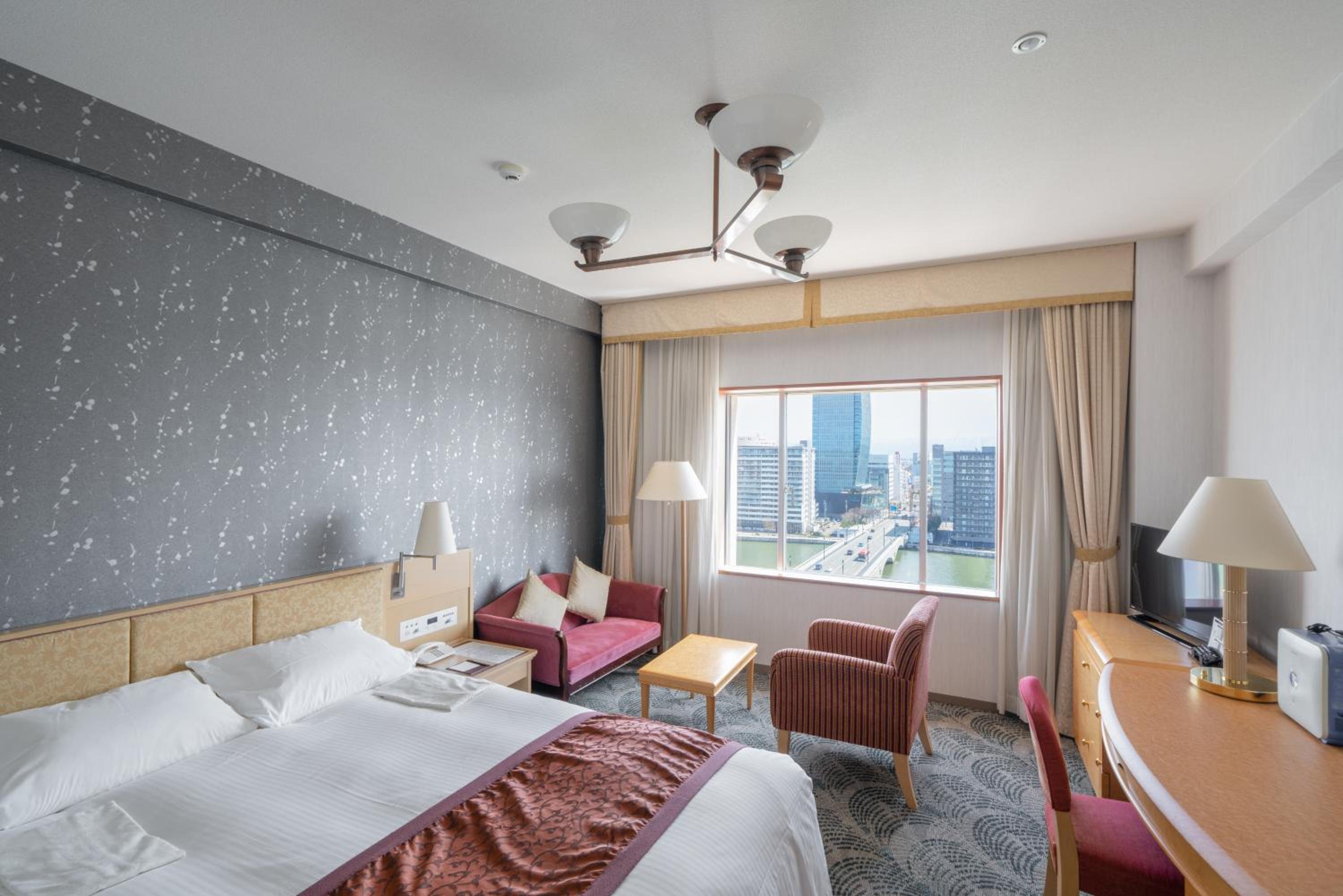 Deluxe Double Room with River View - Non-Smoking