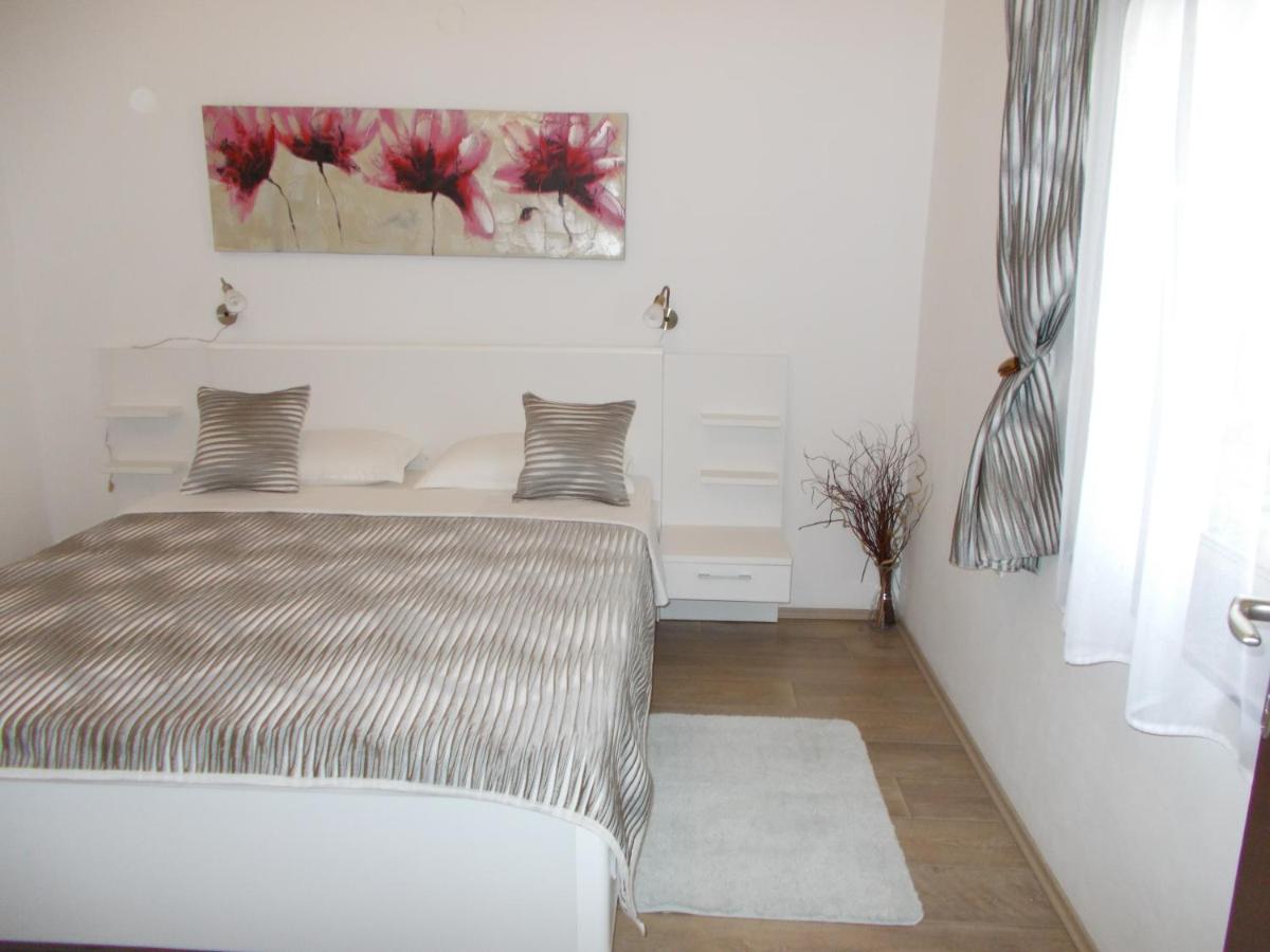 Apartment - Split Level