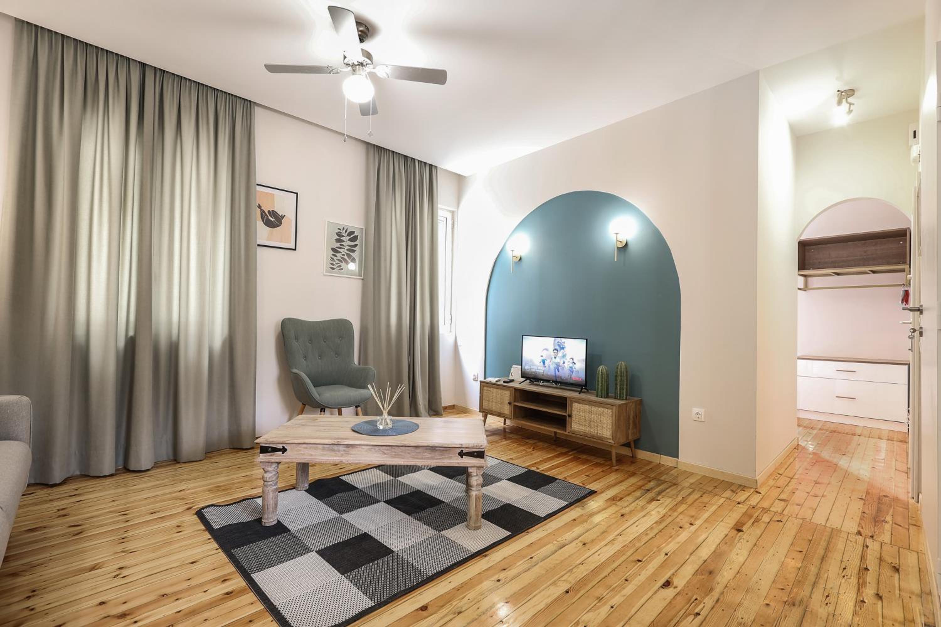 One-Bedroom Apartment