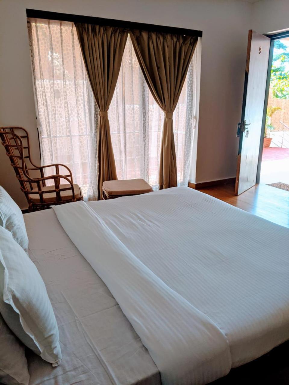 Deluxe Room - Photo 19