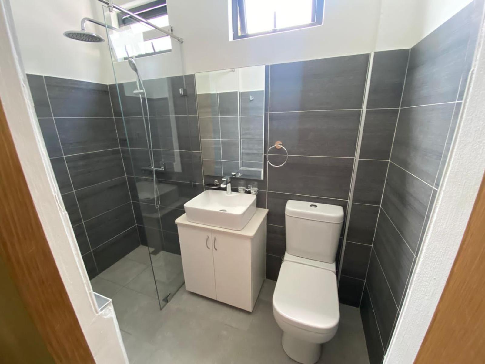 One-Bedroom Apartment - Photo 3