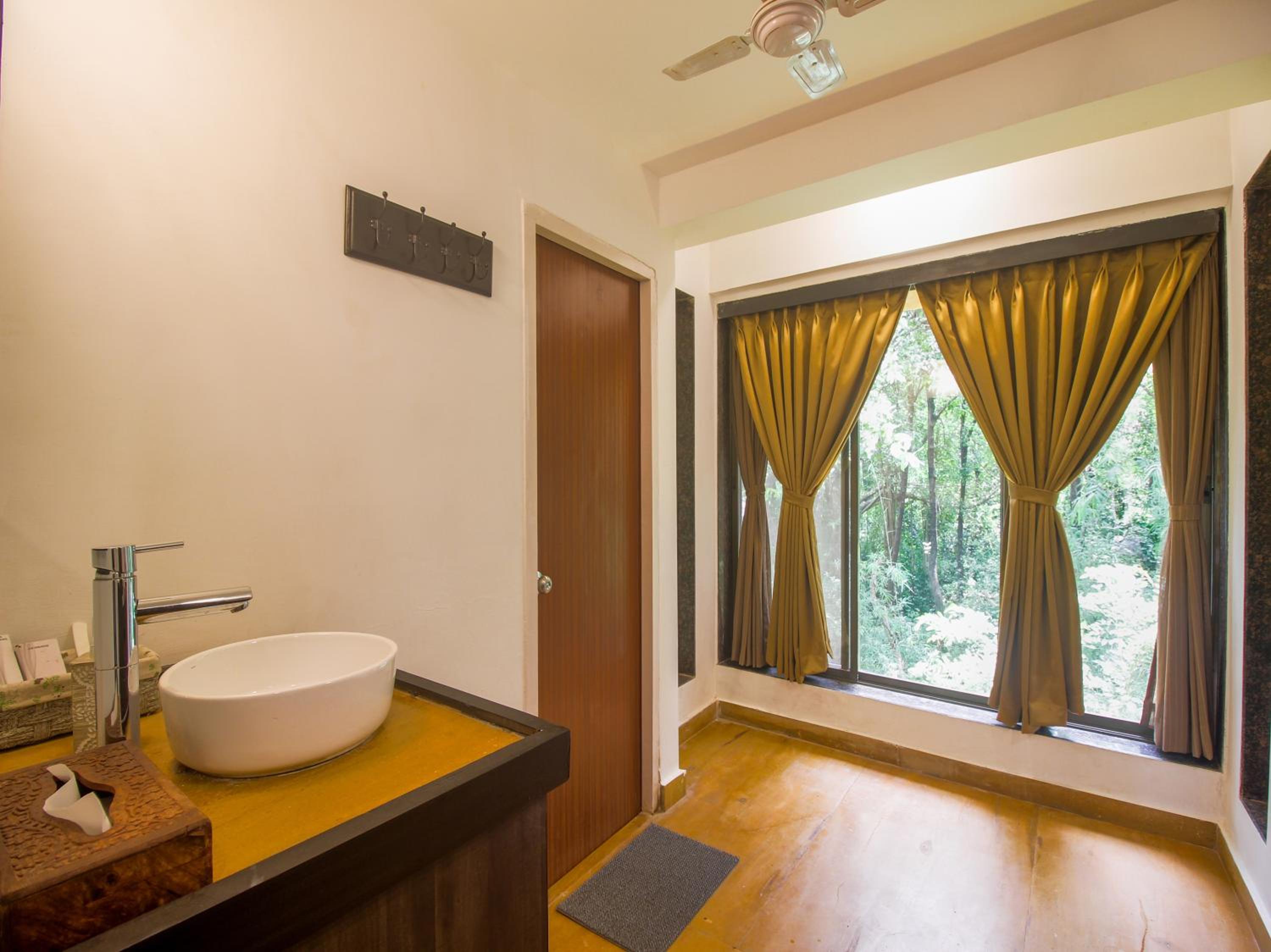 Deluxe Room - Photo 18