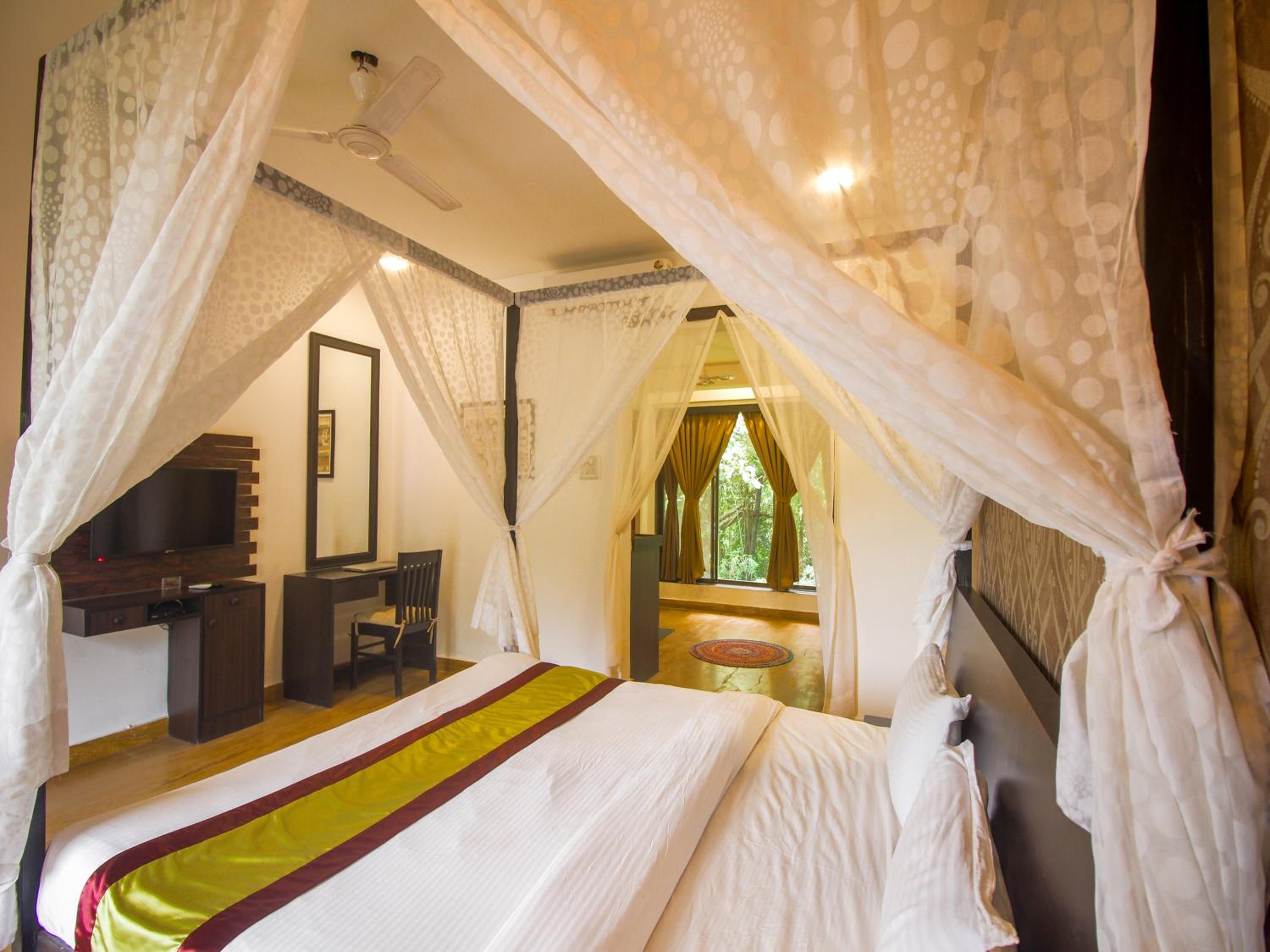 Deluxe Room - Photo 9