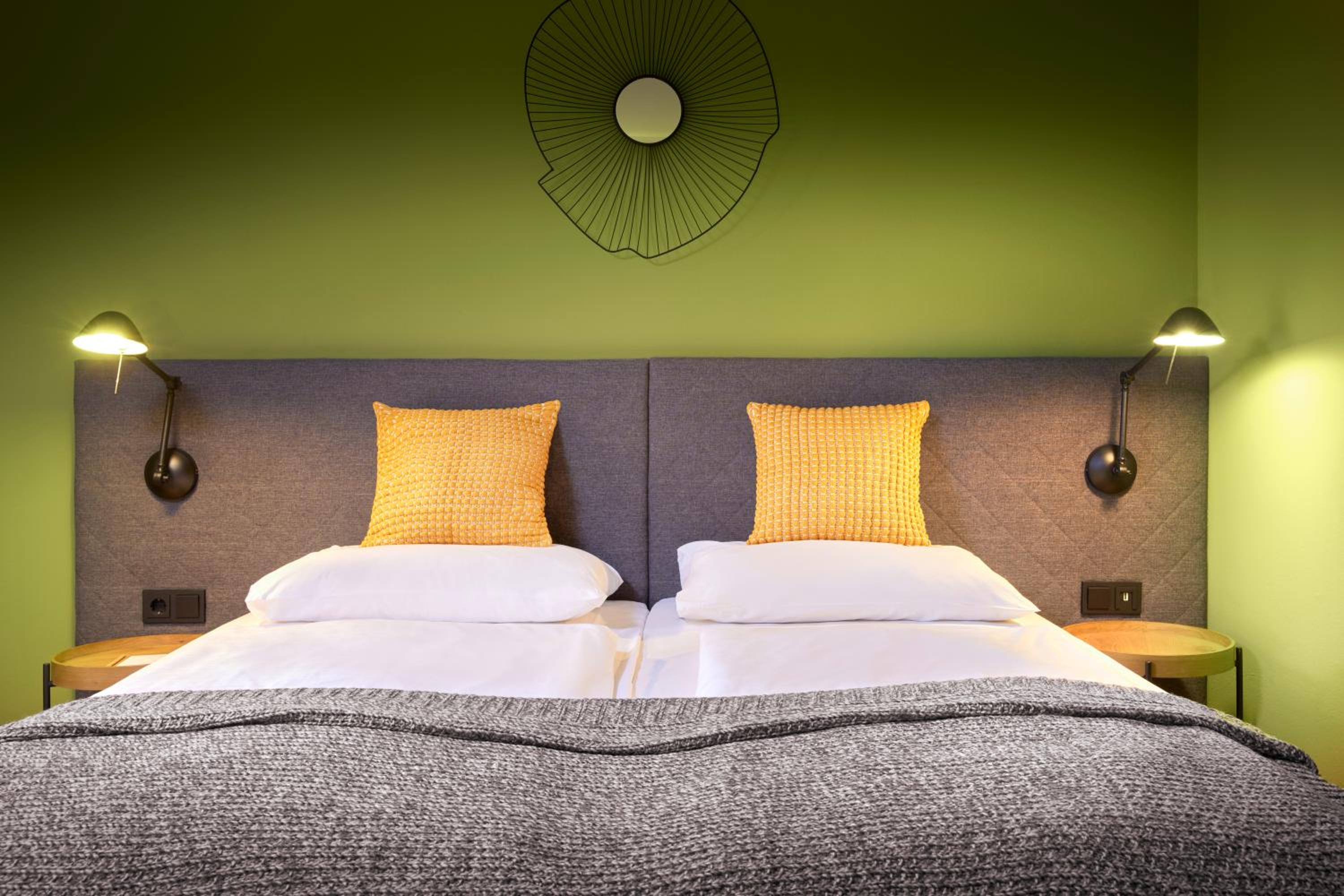 Double Room with Balcony - Photo 5