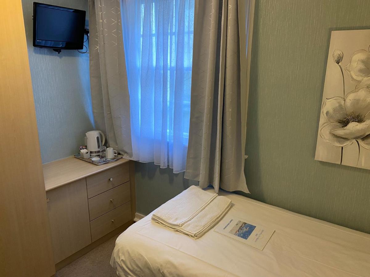 Single Room photo 2