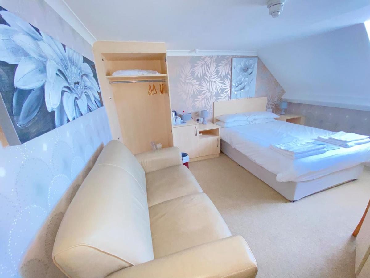 Standard Double Room photo 3